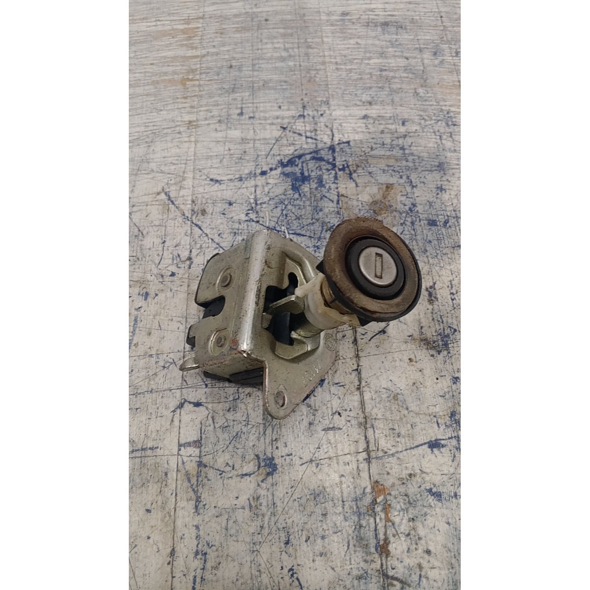 Fechadura tampa traseira Fiat siena - Imagem 3
