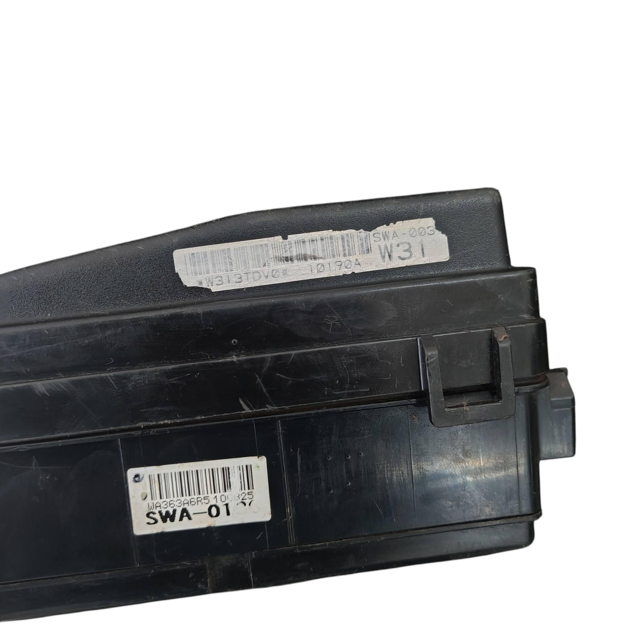 Caixa de FUSÍVEIS HONDA CRV SWA-01 SWA-003-W31 - Imagem 3