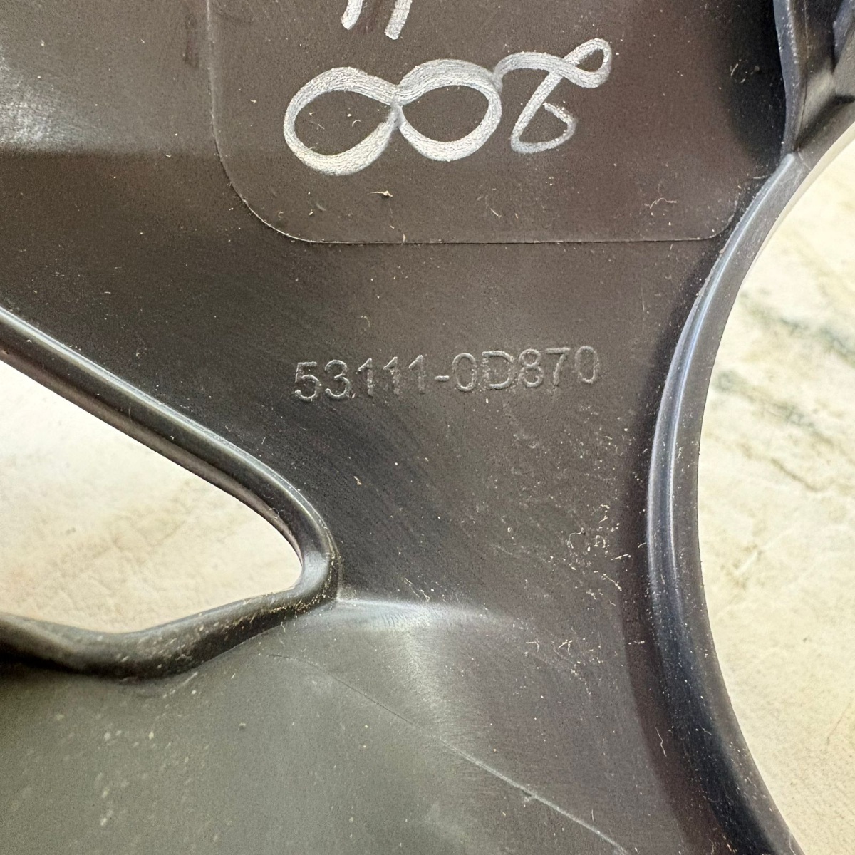 Moldura Emblema Grade Yaris 2018 Até 2020 Cinza Liso - Imagem 7