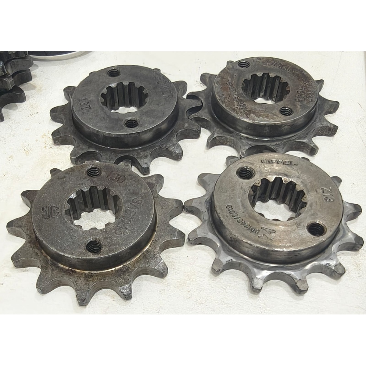 Pião CB300 13 Dentes