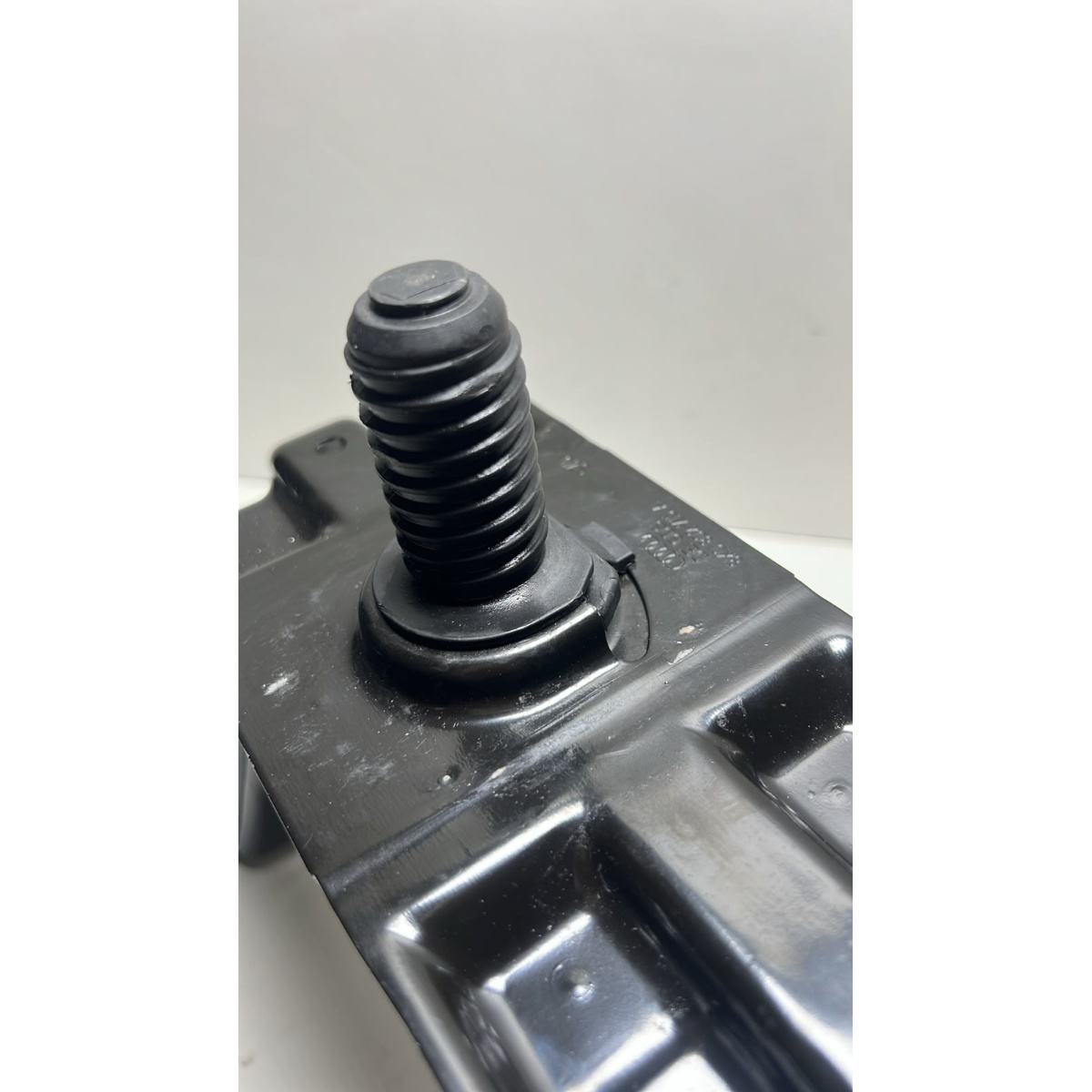 Suporte Fixação Estepe Audi A4 2.0 2010 8k0802715a - Imagem 3