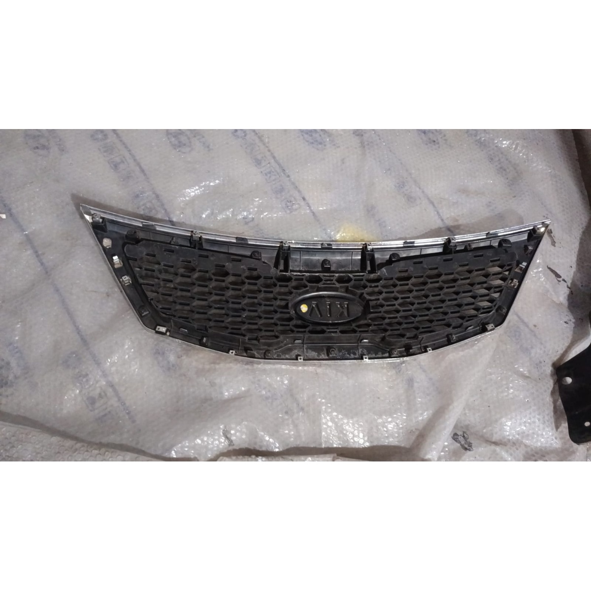 Grade Superior Dianteira Kia Sorento 2009-2013 Preto Cromado - Imagem 5