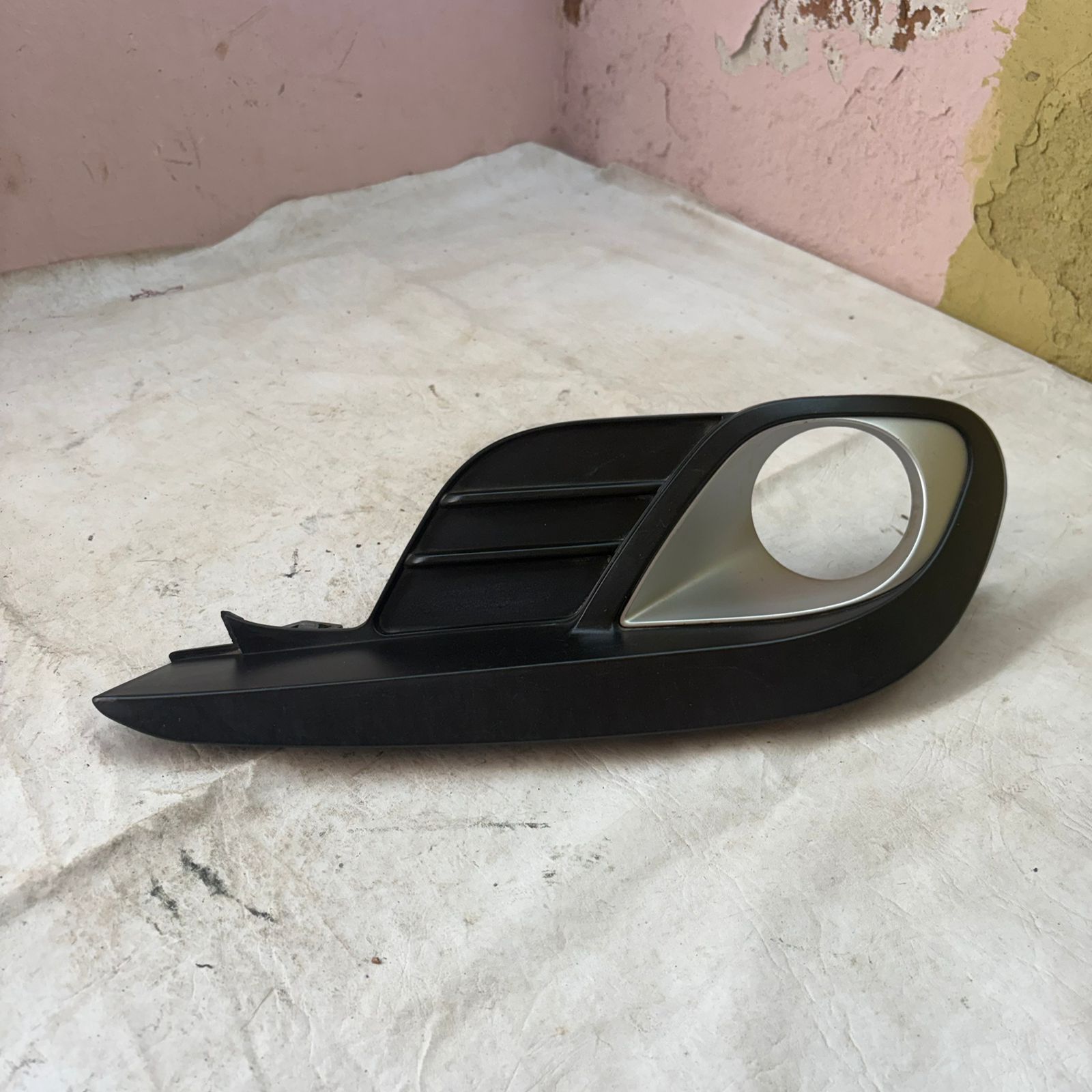Moldura Farol Milha Lado Direito Grand Siena 2012 Ate 2020 Preto Direito