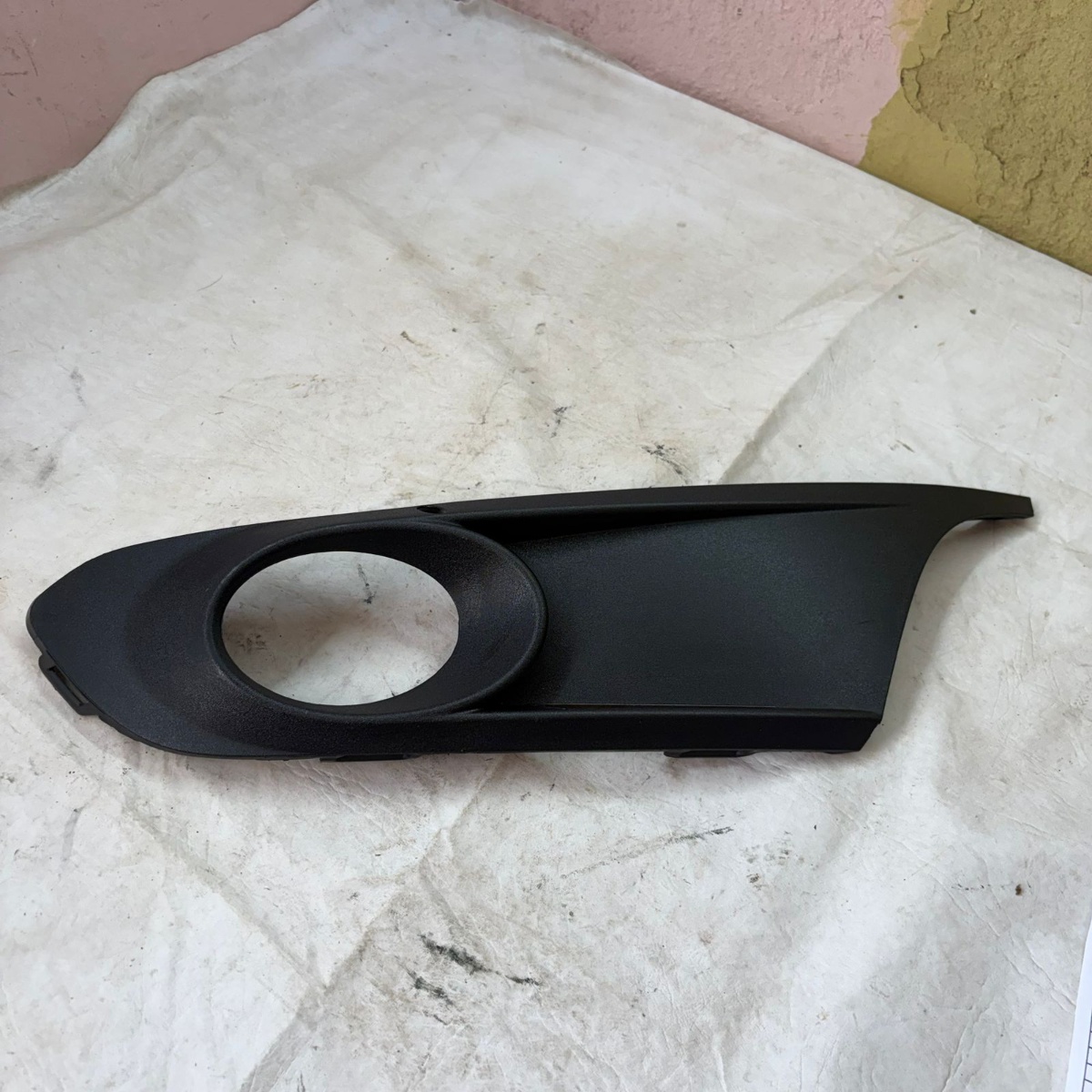 Moldura Farol De Milha Dianteiro Esquerdo Jetta Preto Esquerdo - Imagem 2
