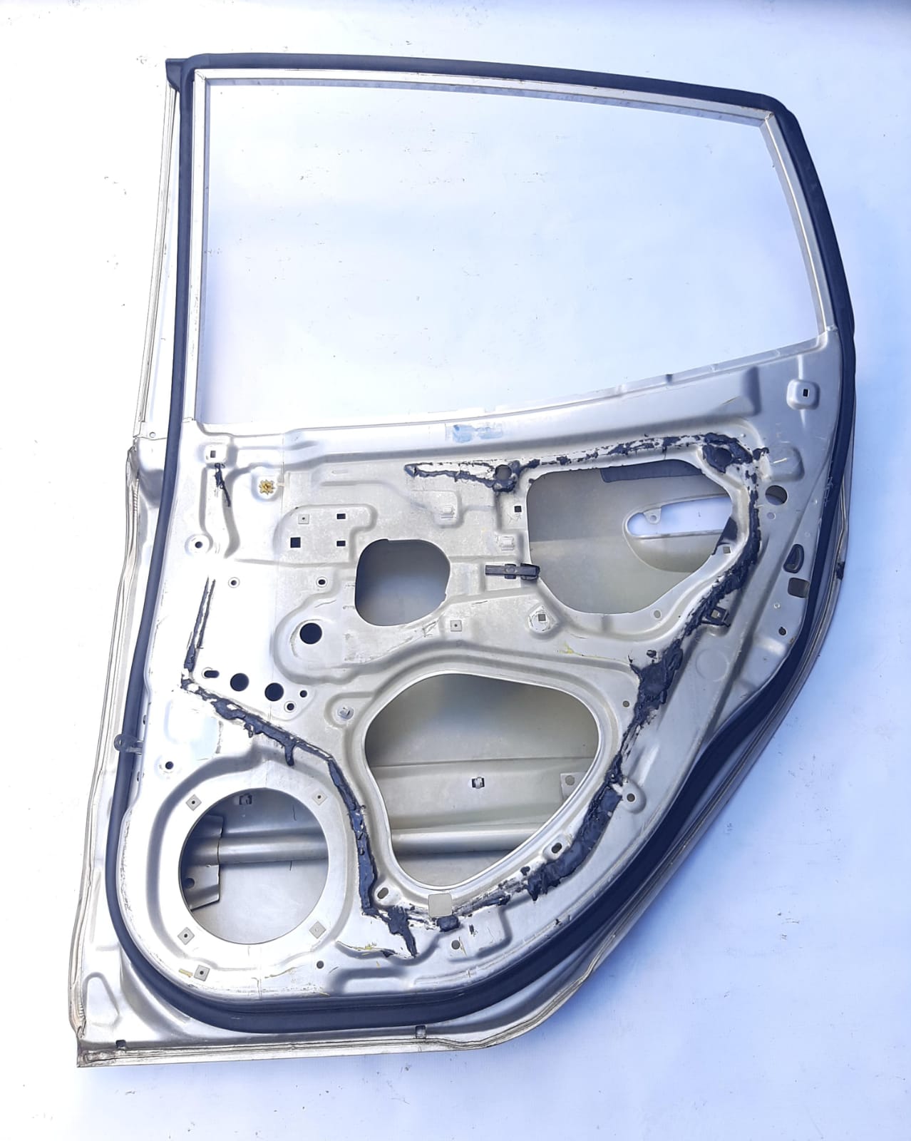 PORTA TRASEIRA PICANTO 2008/2011 LADO ESQUERDO (PRATA) - Imagem 8