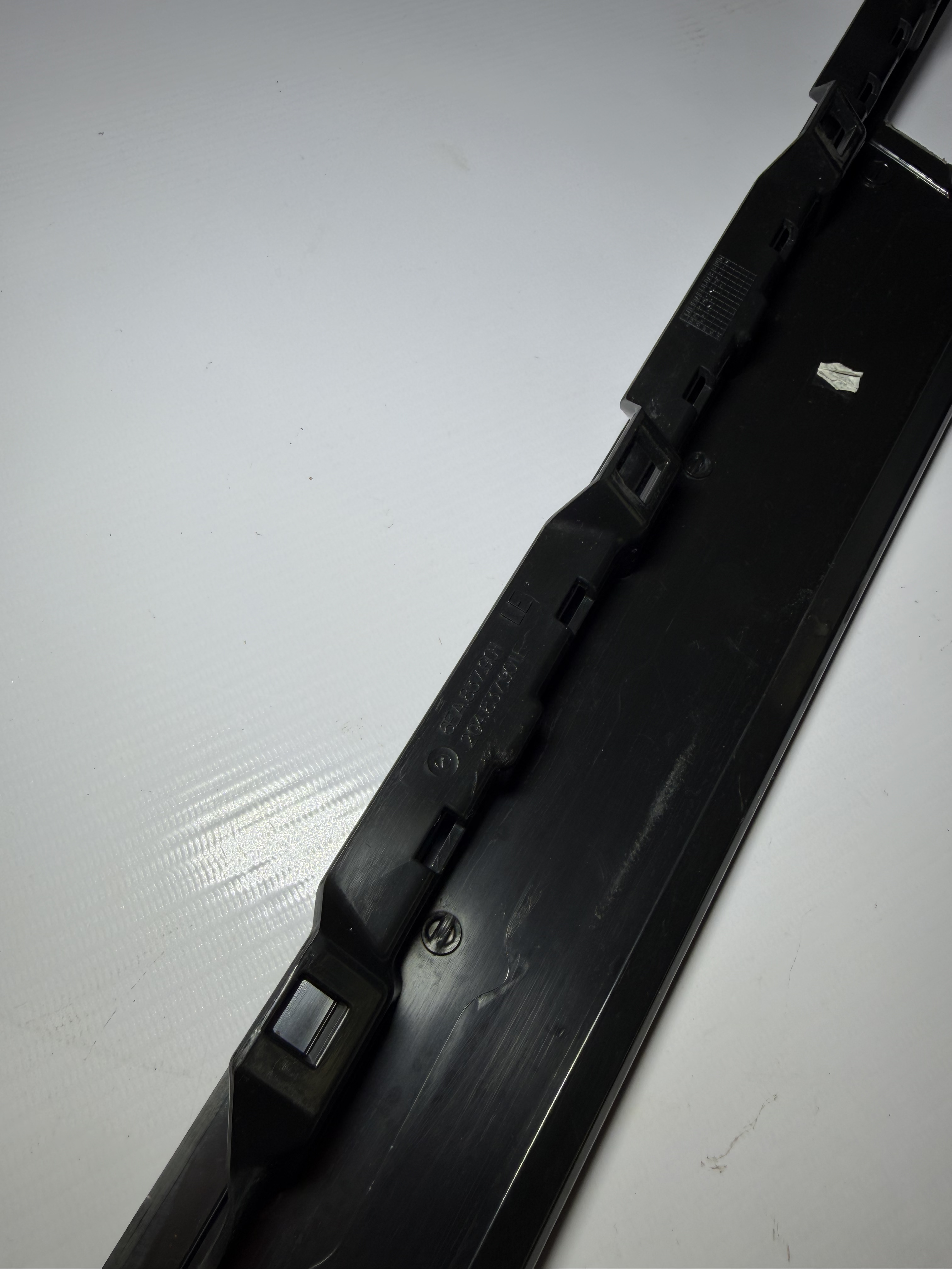 Acabamento Moldura Porta Diant Esquerda VW 2G4837901E - Imagem 3