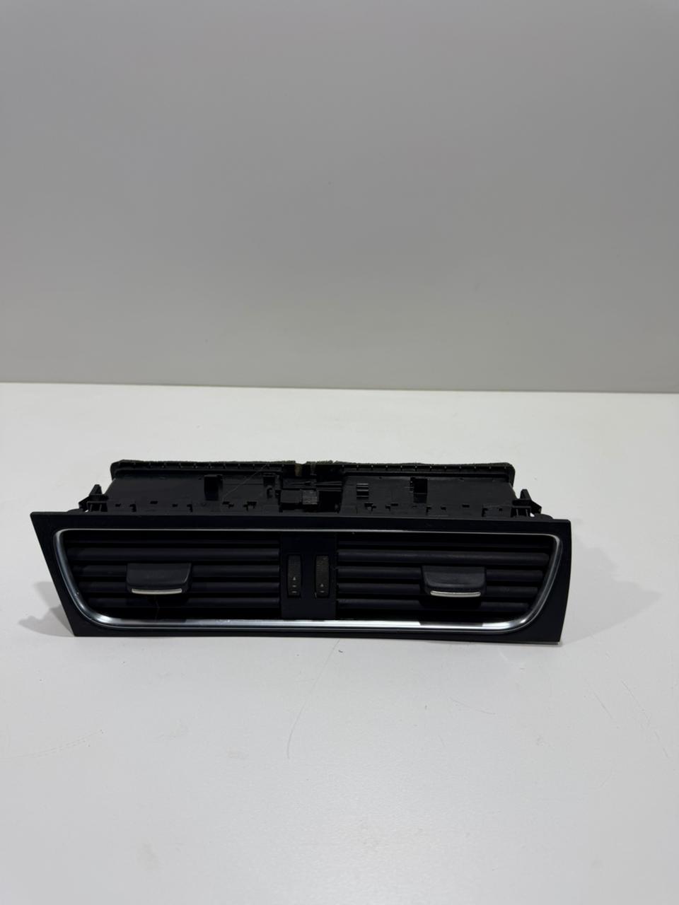 Difusor Saída De Ar Central Audi A4 Avant 2010 8T1820951B