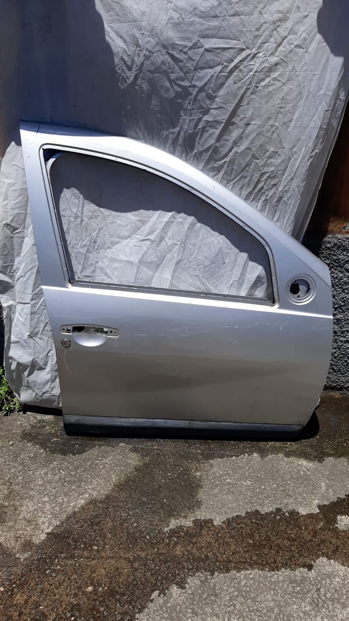PORTA DIANT SANDERO 07/11 LD 4P