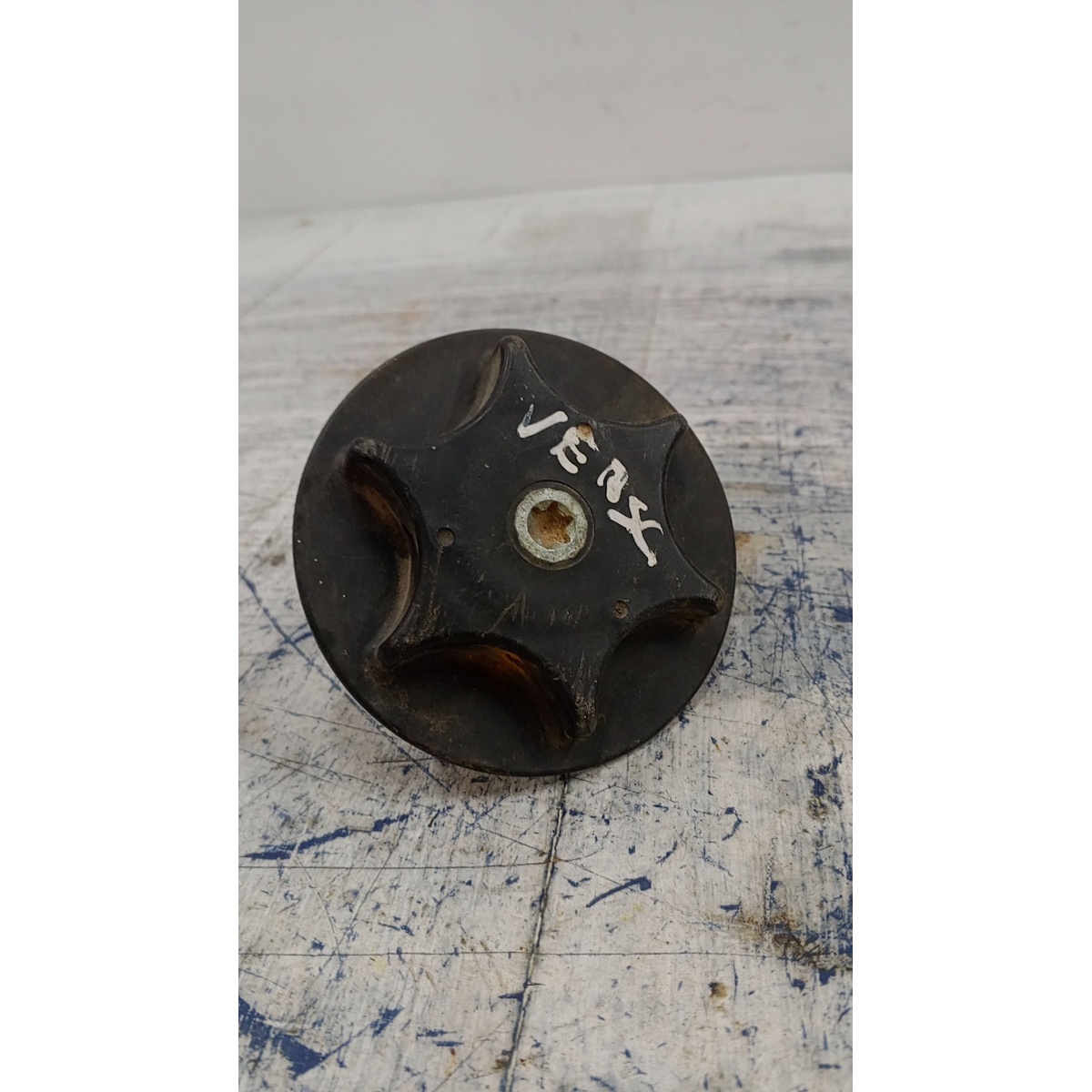 Parafuso Fixação De Estepe Nissan Versa - Imagem 2