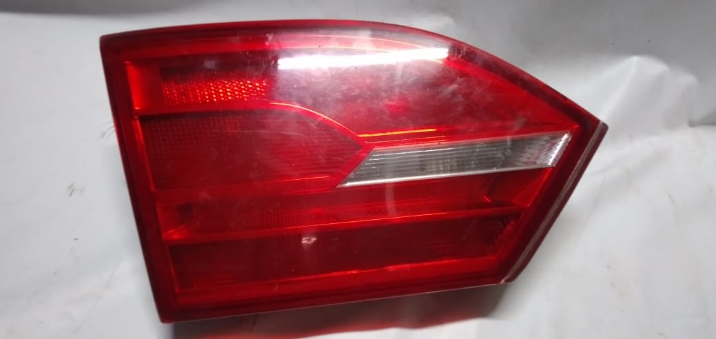 LANTERNA U DIANTEIRA  JETTA 2011 / 2014 BICOLOR MALA LE USAD