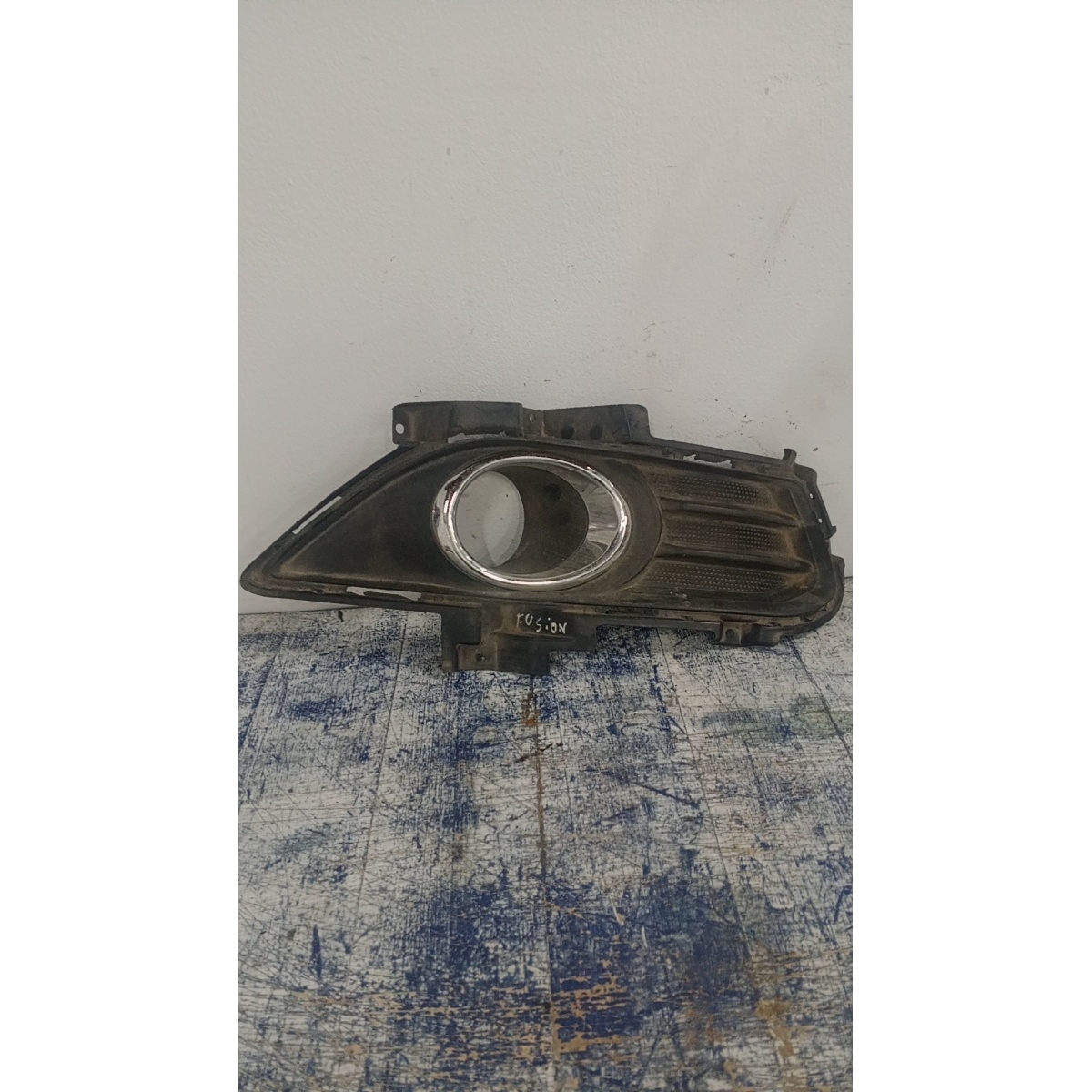 Moldura Do Farol De Milha Lado Direito Ford Fusion