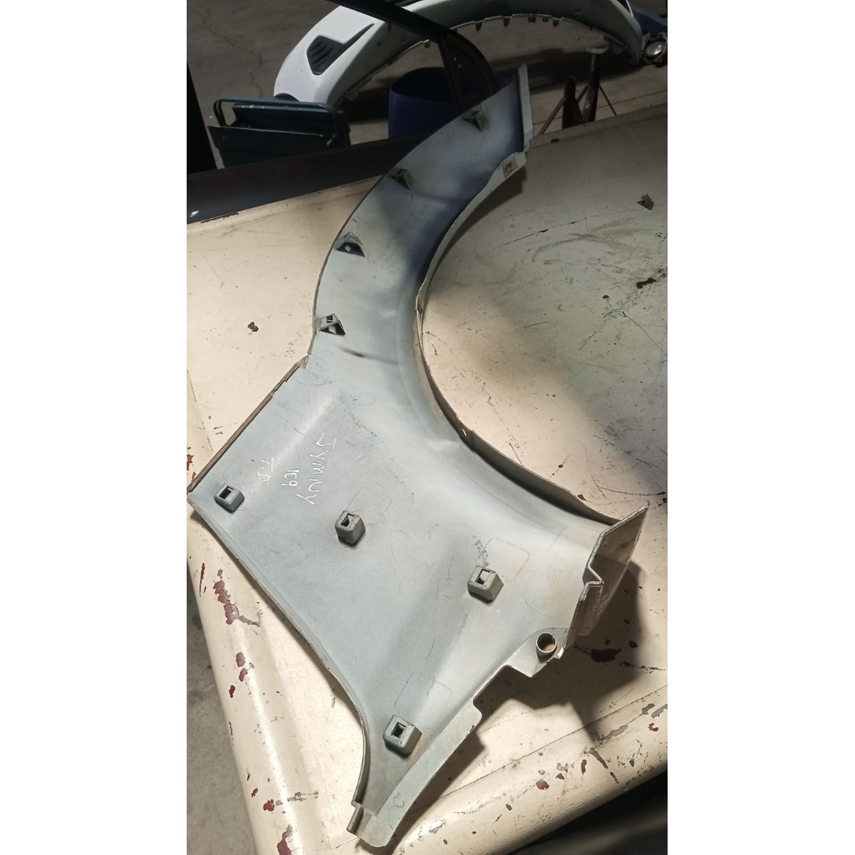 Moldura Traseira Direita Suzuki Jimny - Imagem 3