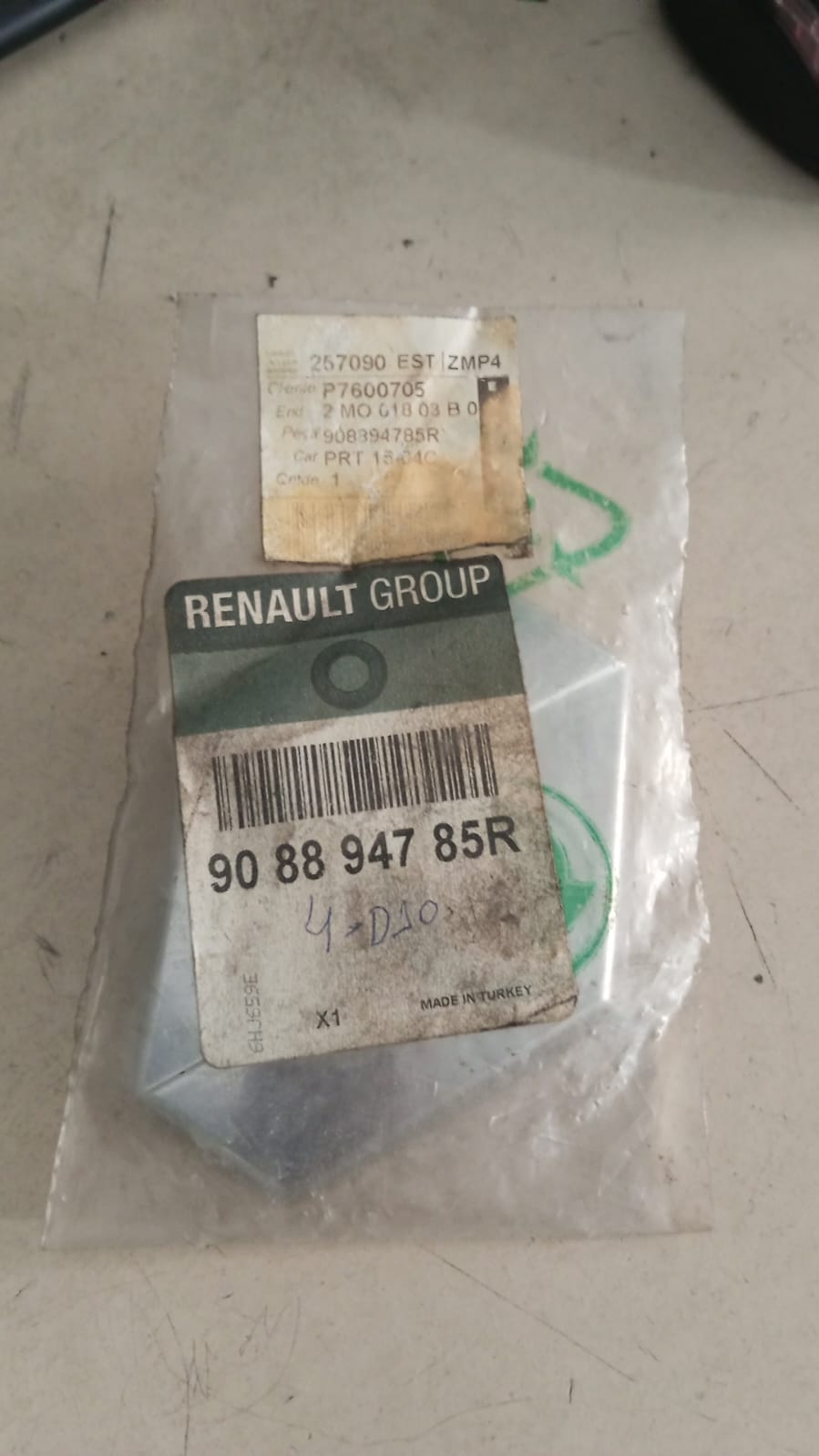 Emblema Traseiro Original Renault 908894785R - Imagem 3