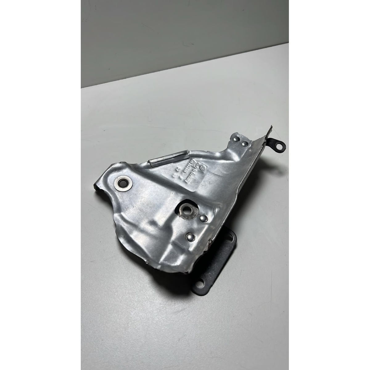 Protetor Calor Turbina Audi A3 2014 a 2018  04e253041f - Imagem 2