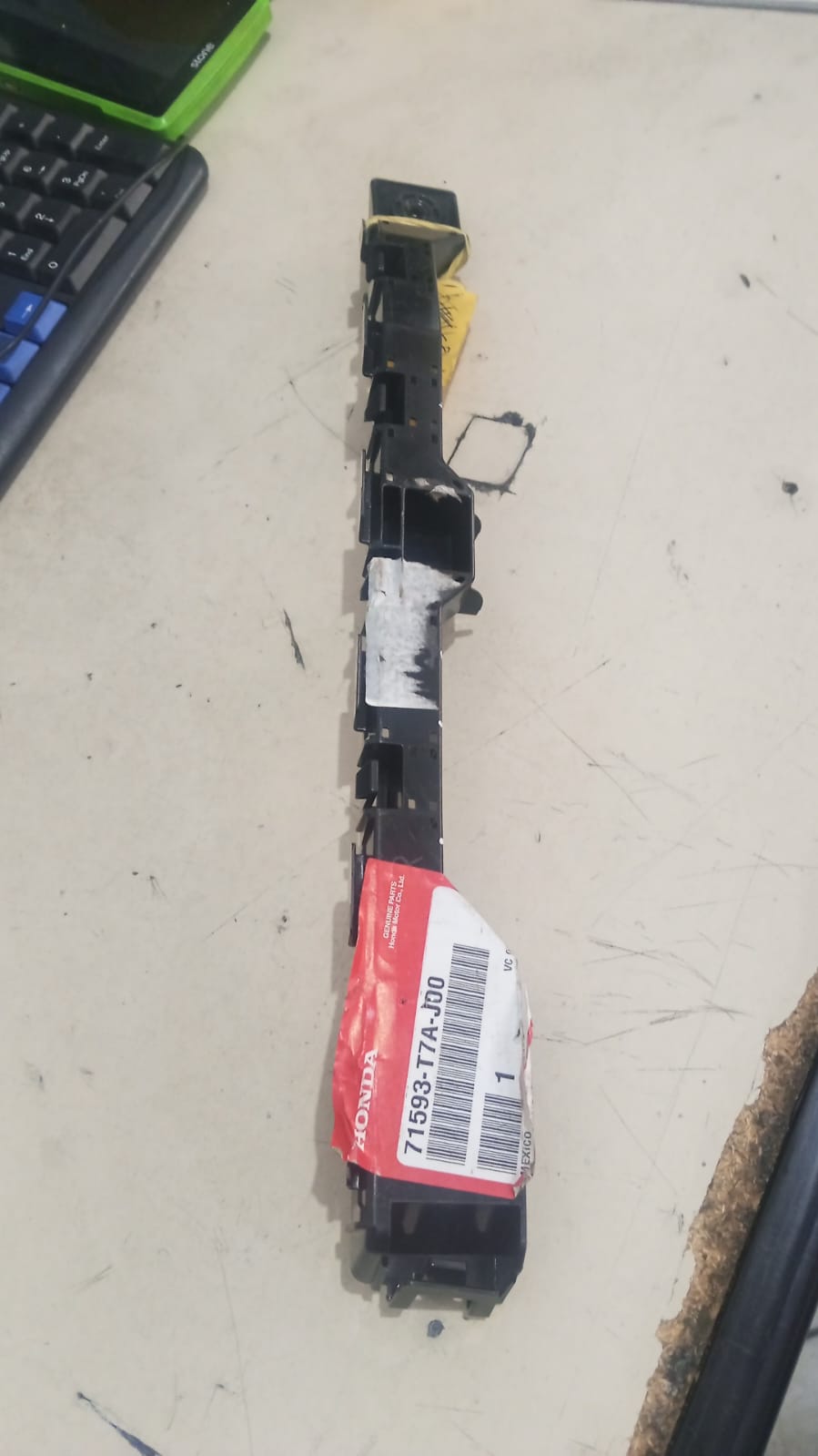 Guia Parachoque Traseiro Direito Honda HR-V - Imagem 2