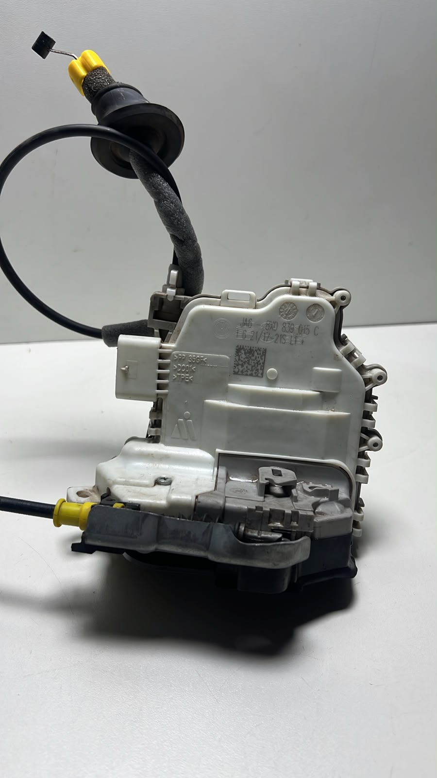 Fechadura Porta Audi Q5 Tras Esq 2018 a 2022 8x0839015c - Imagem 2