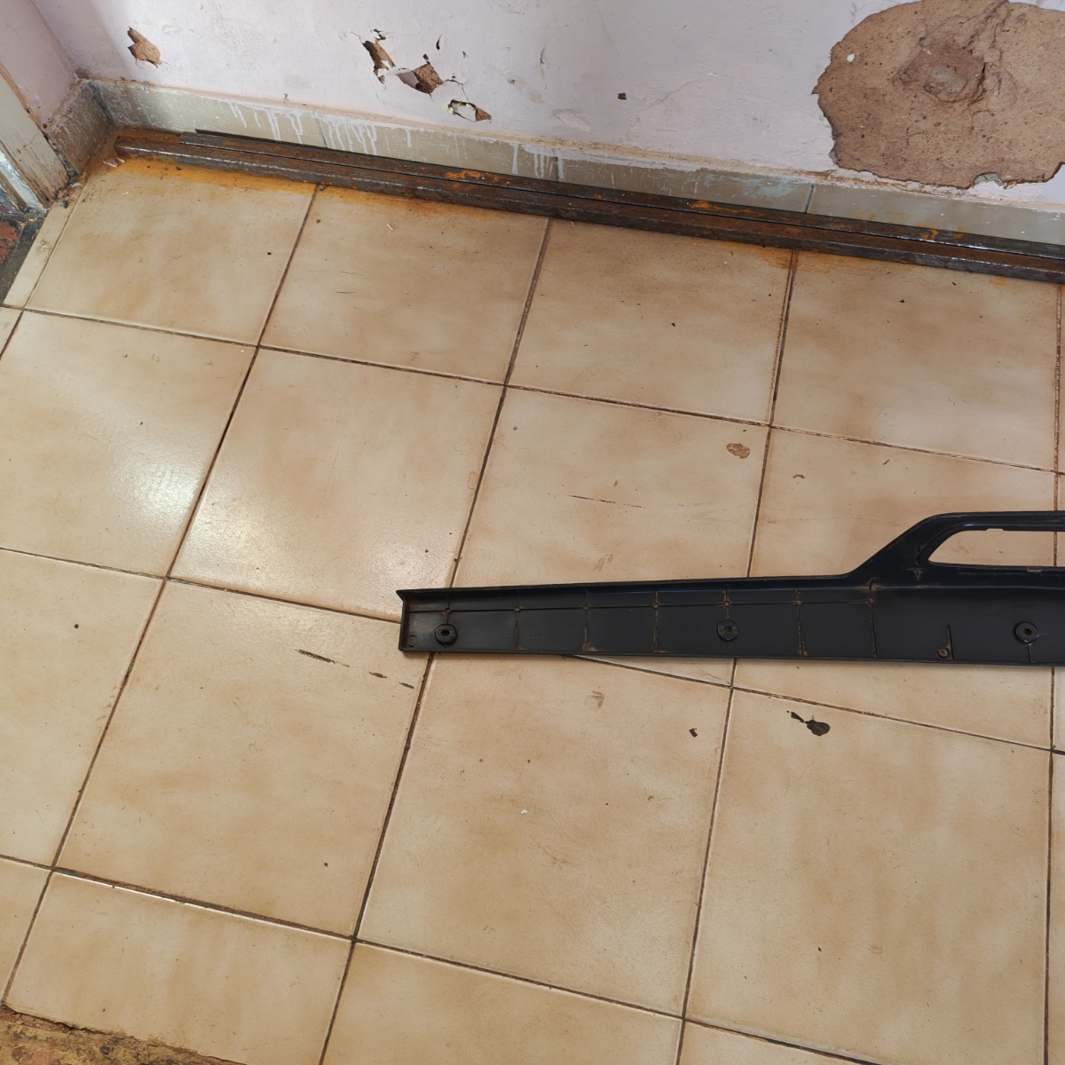 Moldura Superior Tampa Caçamba Montana 2012/2021 Preto - Imagem 5