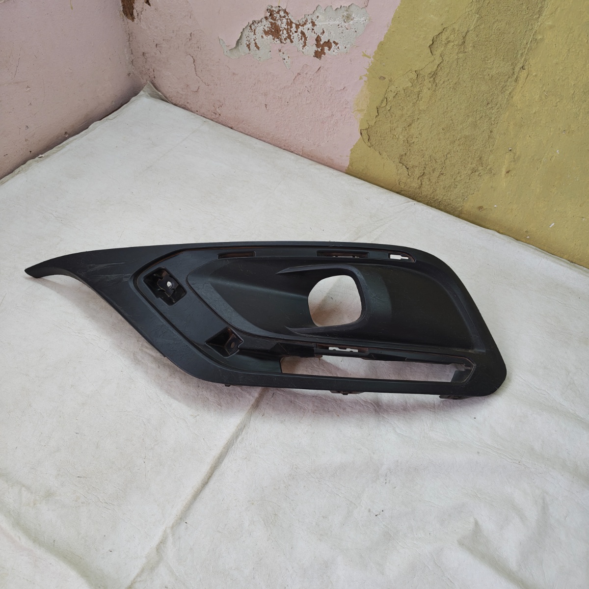 Moldura Farol Milha Direito Peugeot 408 2016 A 2019