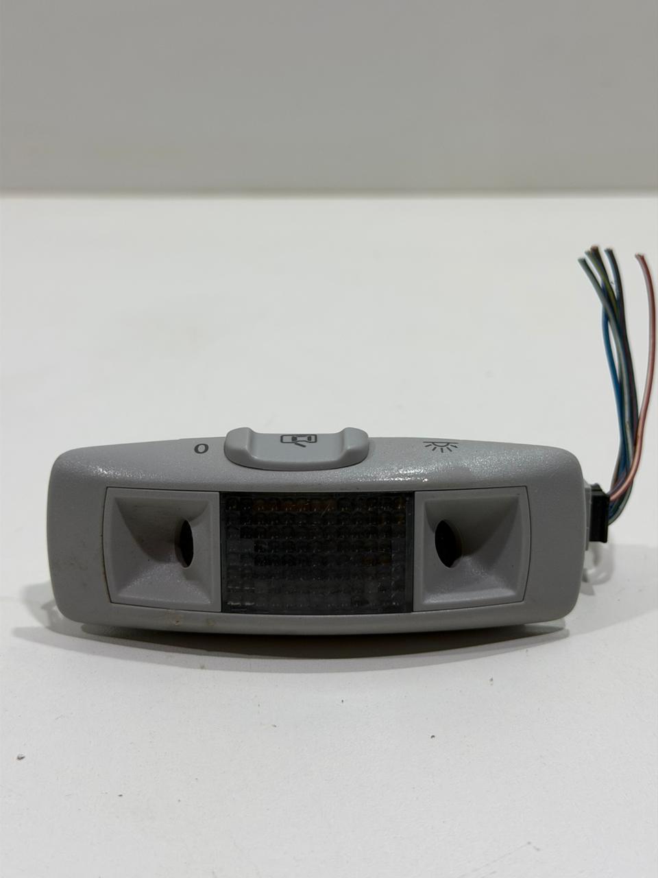 Luz Teto Plafon Volkswagen Golf 2011 1J0951172G - Imagem 2