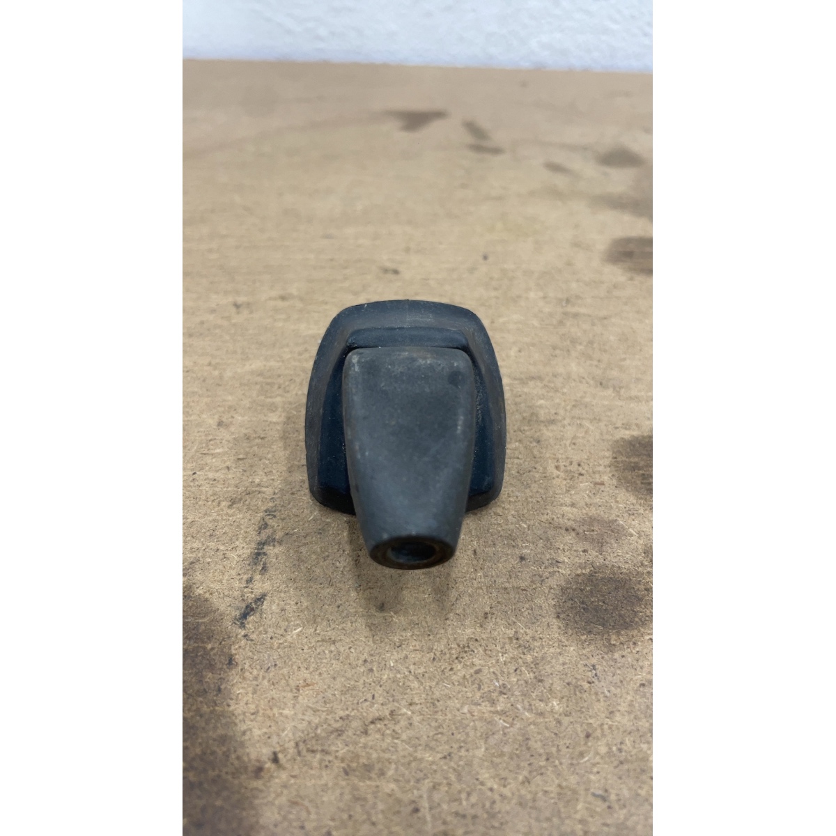 Suporte Antena Kwid 2020 - Imagem 2