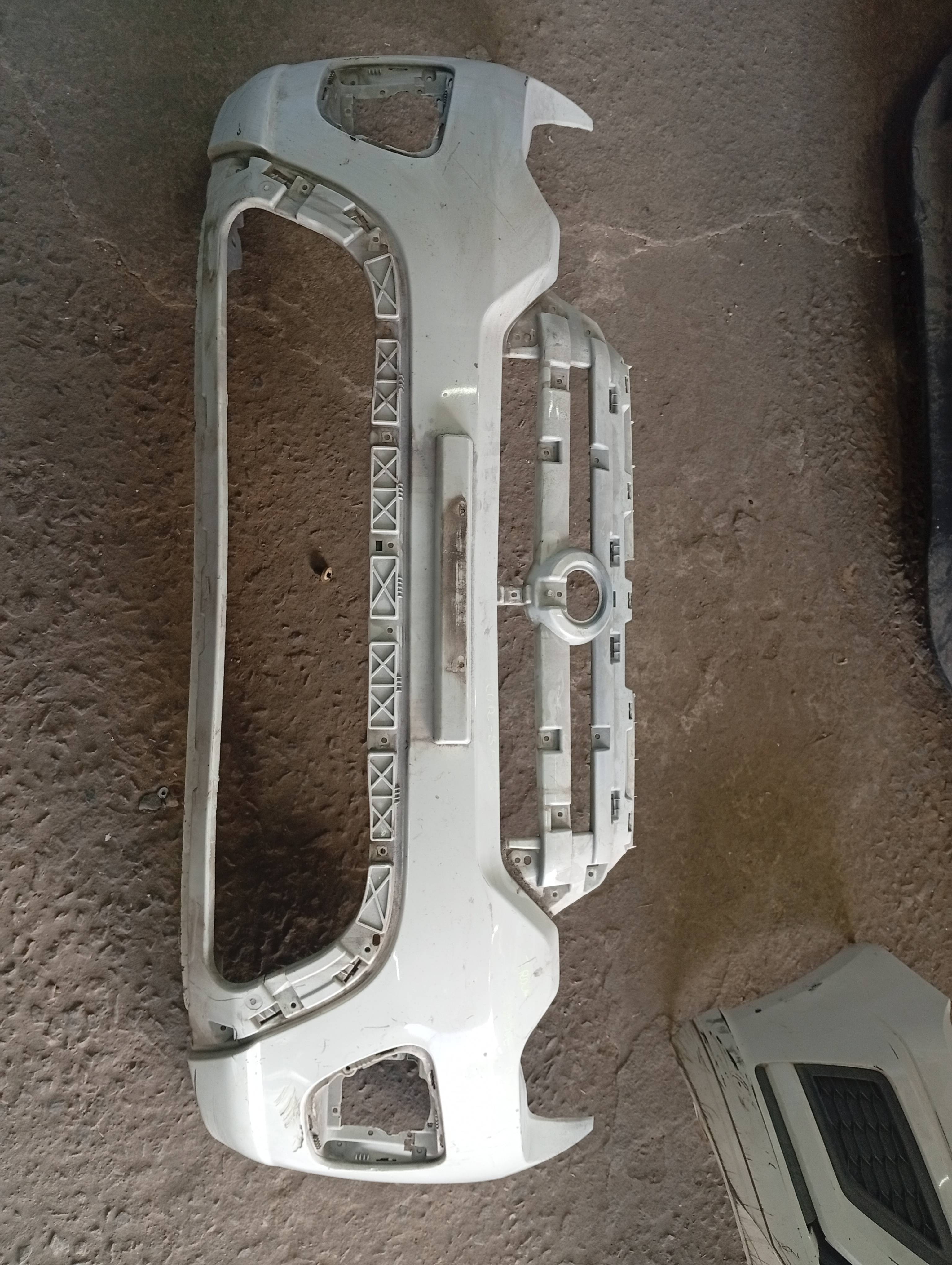 Para-choque Dianteiro Fiat Mobi 2023 2024 - Imagem 1