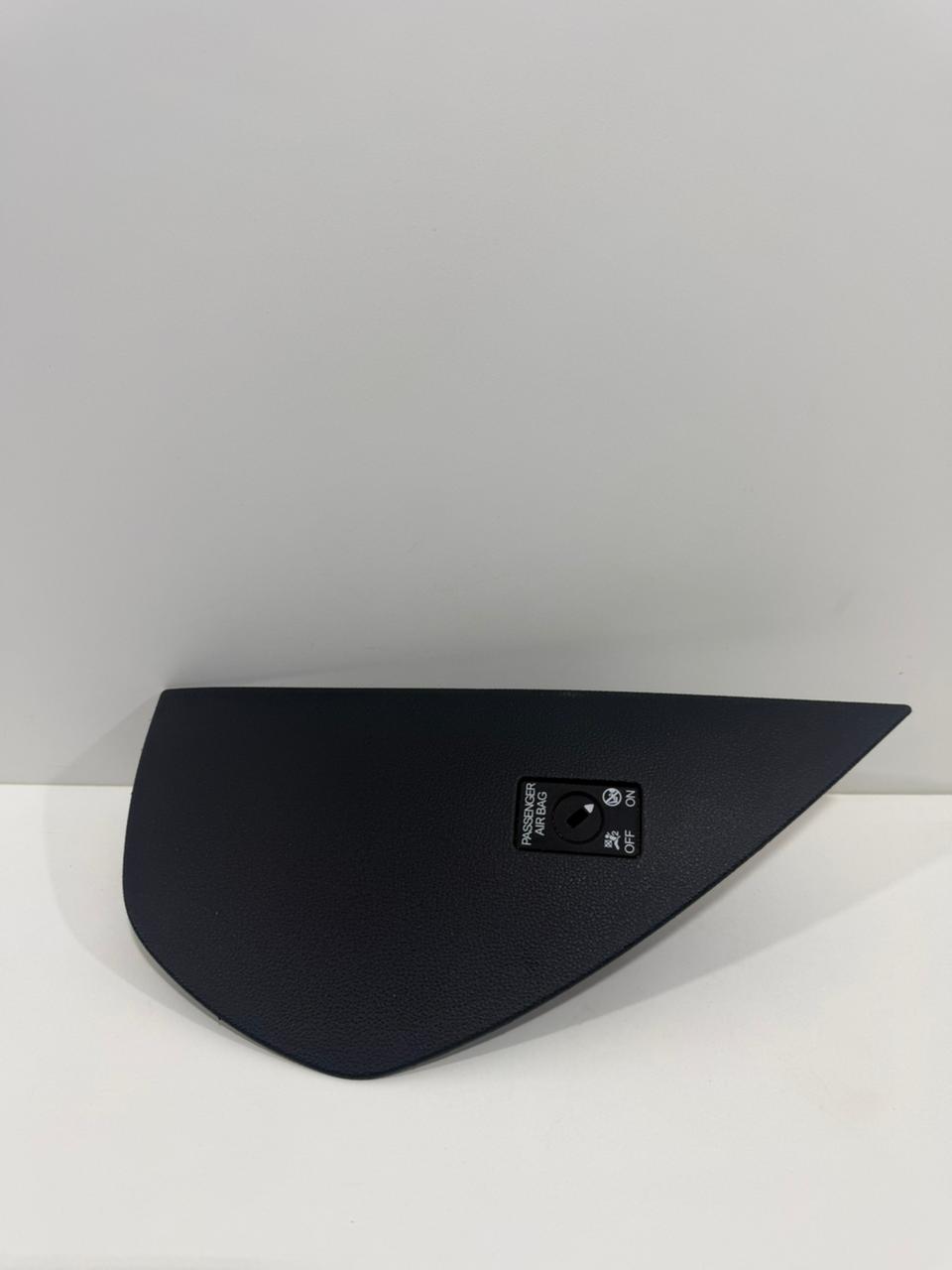 Acabamento Lateral Direito Painel VW Polo 6EA858218