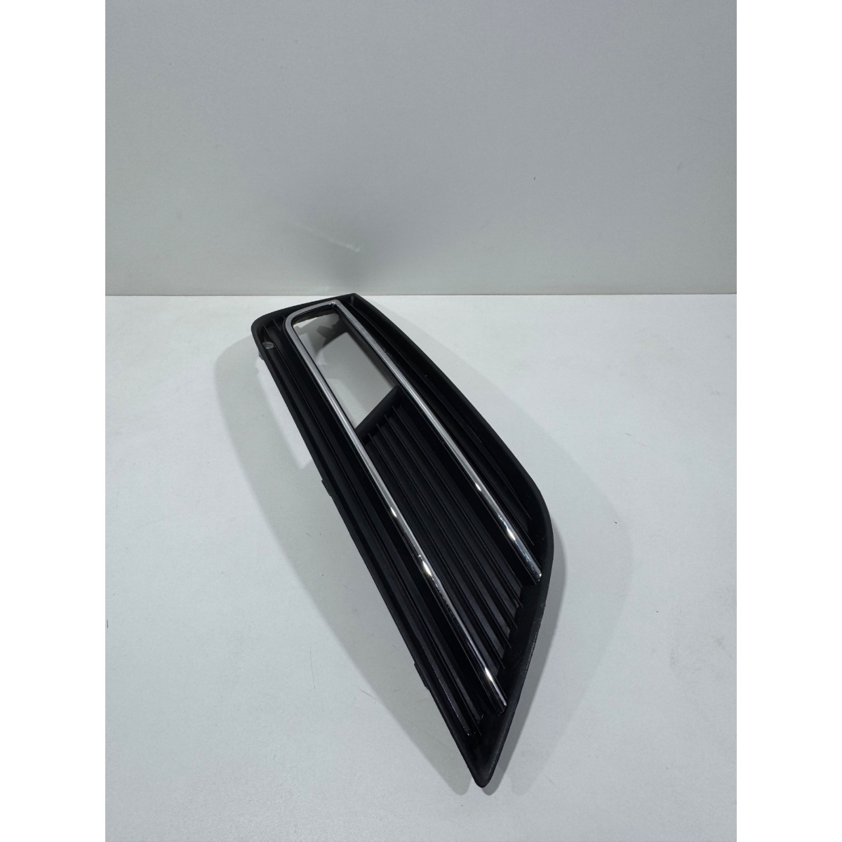 Grade Farol de Milha Esquerda Audi A4 2013-2015 - 8kd807681b - Imagem 4