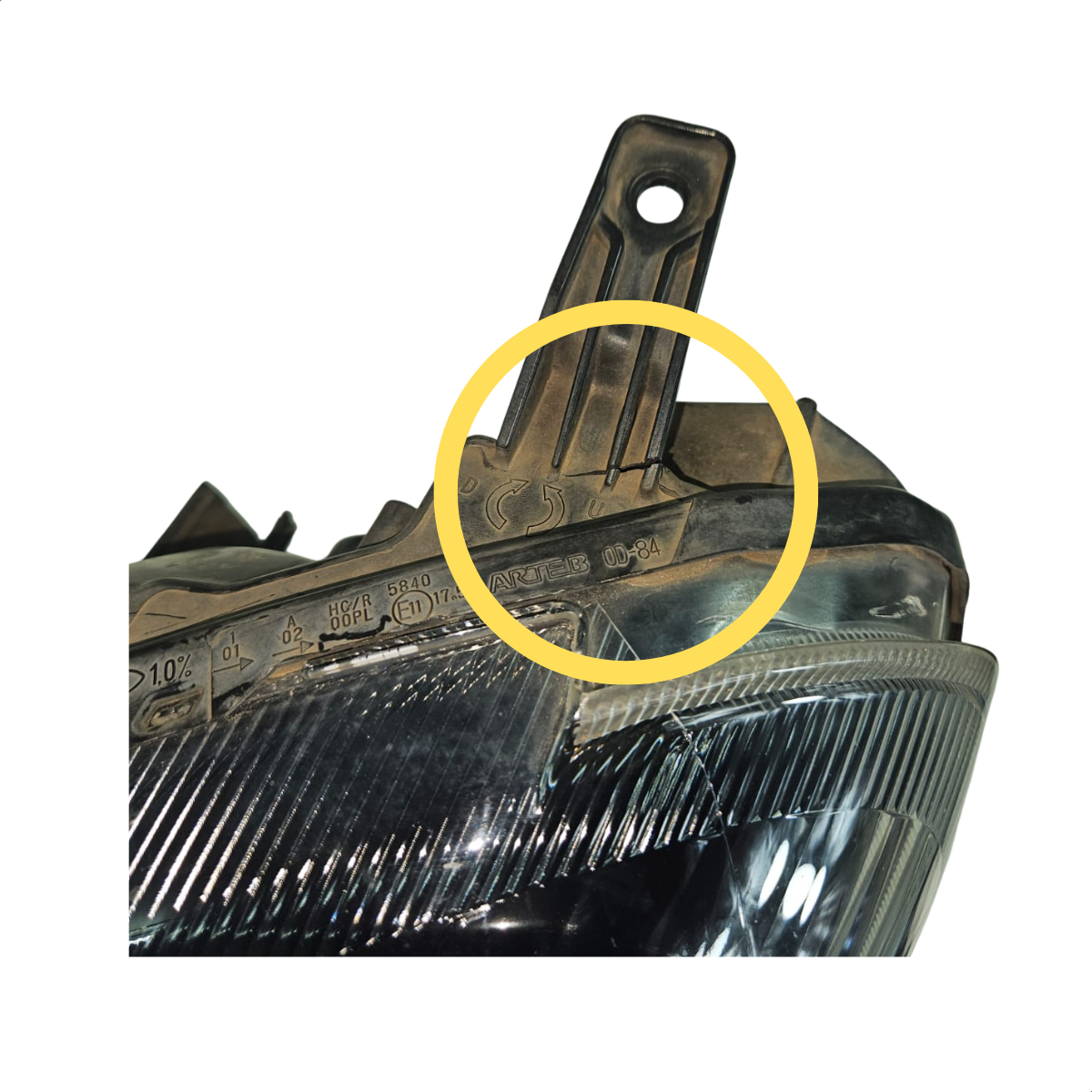 FAROL DIREITO TOYOTA ETIOS 2012/2018 C/DETALHES IN. - Imagem 5