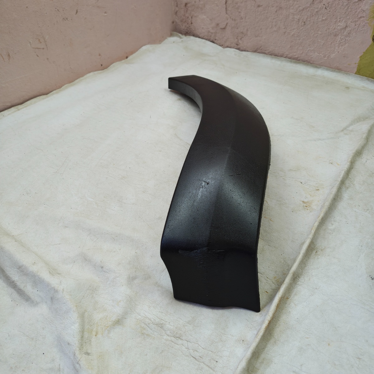 Moldura Parachoque Dianteiro Direito Saveiro G6 2014 2015 16 Preta - Imagem 2
