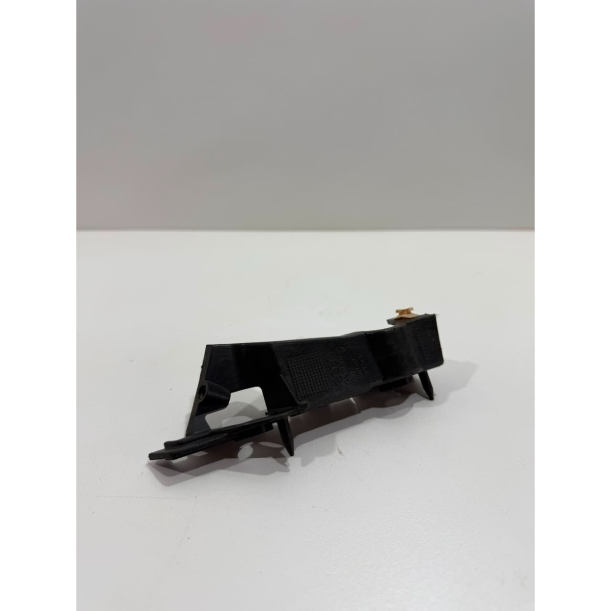 Guia Suporte Parachoque Dianteiro Audi A4 Avant 8K0807284 - Imagem 2