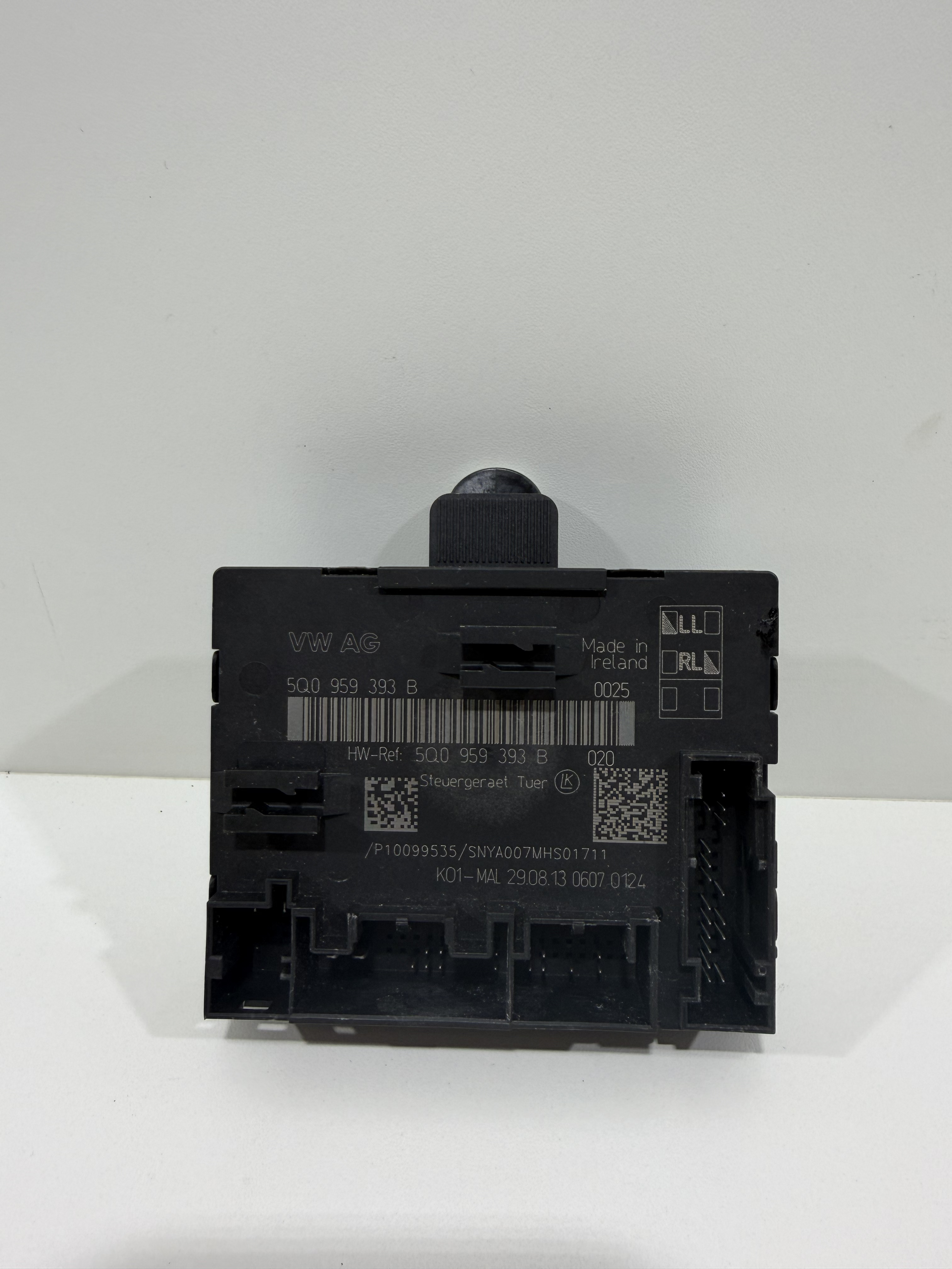 Módulo Trava Porta Audi A3 Dianteiro Esquerdo 5Q0959393B - Imagem 2