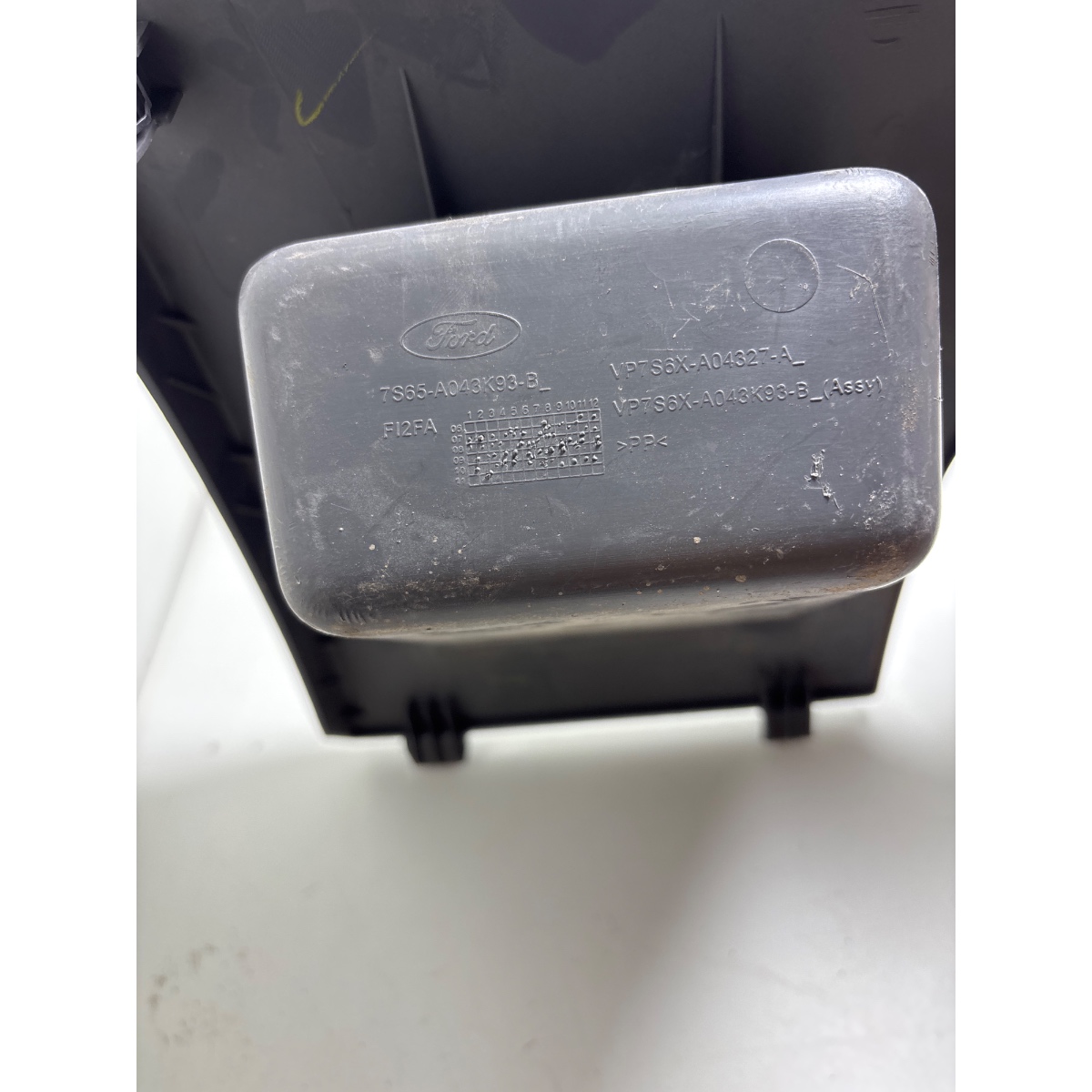 Tampa Capa Painel Fusíveis inferior Ford Fiesta 2004 a 2014 - Imagem 5
