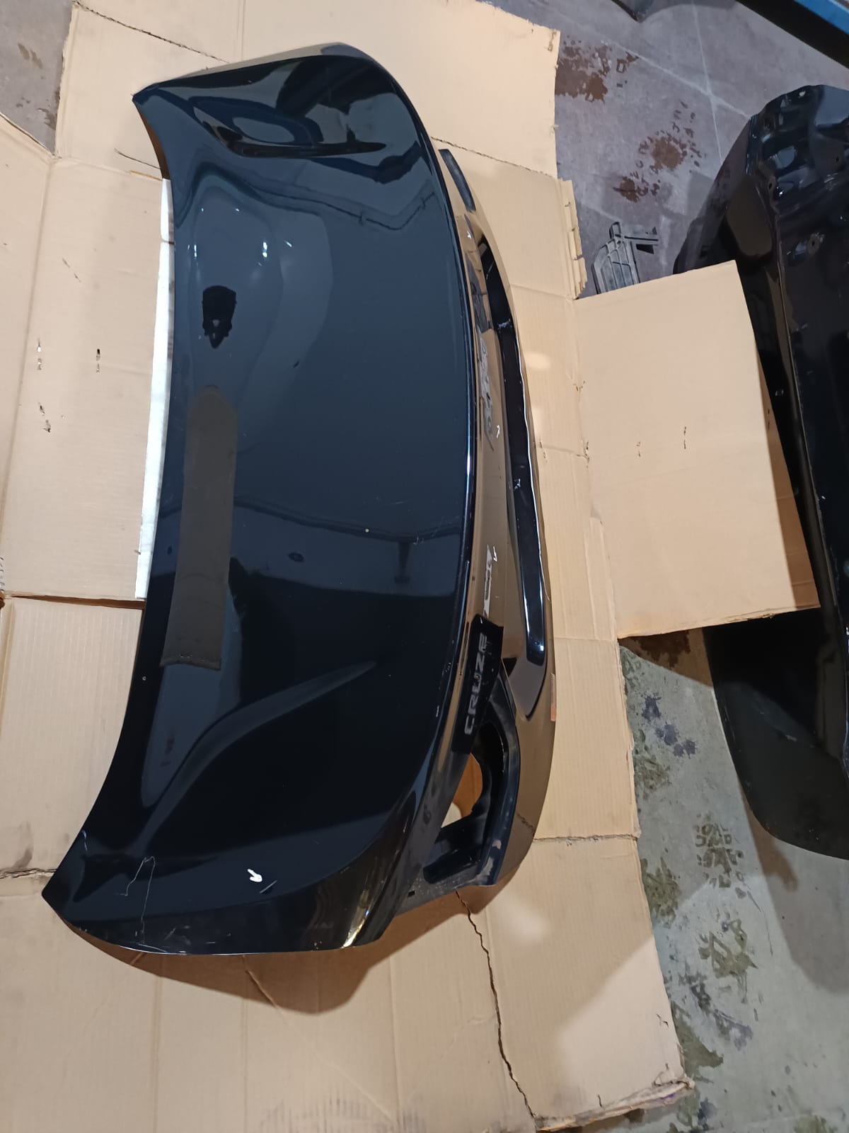 Tampa Traseira Chevrolet Cruze 2019 Preto - Imagem 5