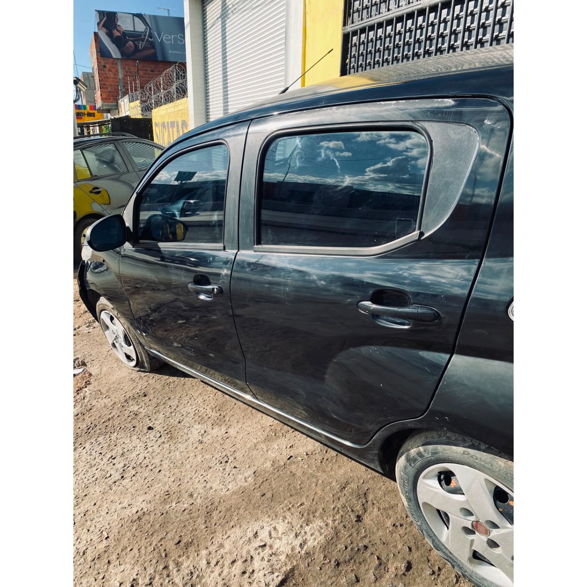 Porta Traseira Esquerda mobi 2017/Traseira Esquerdo V - Imagem 1