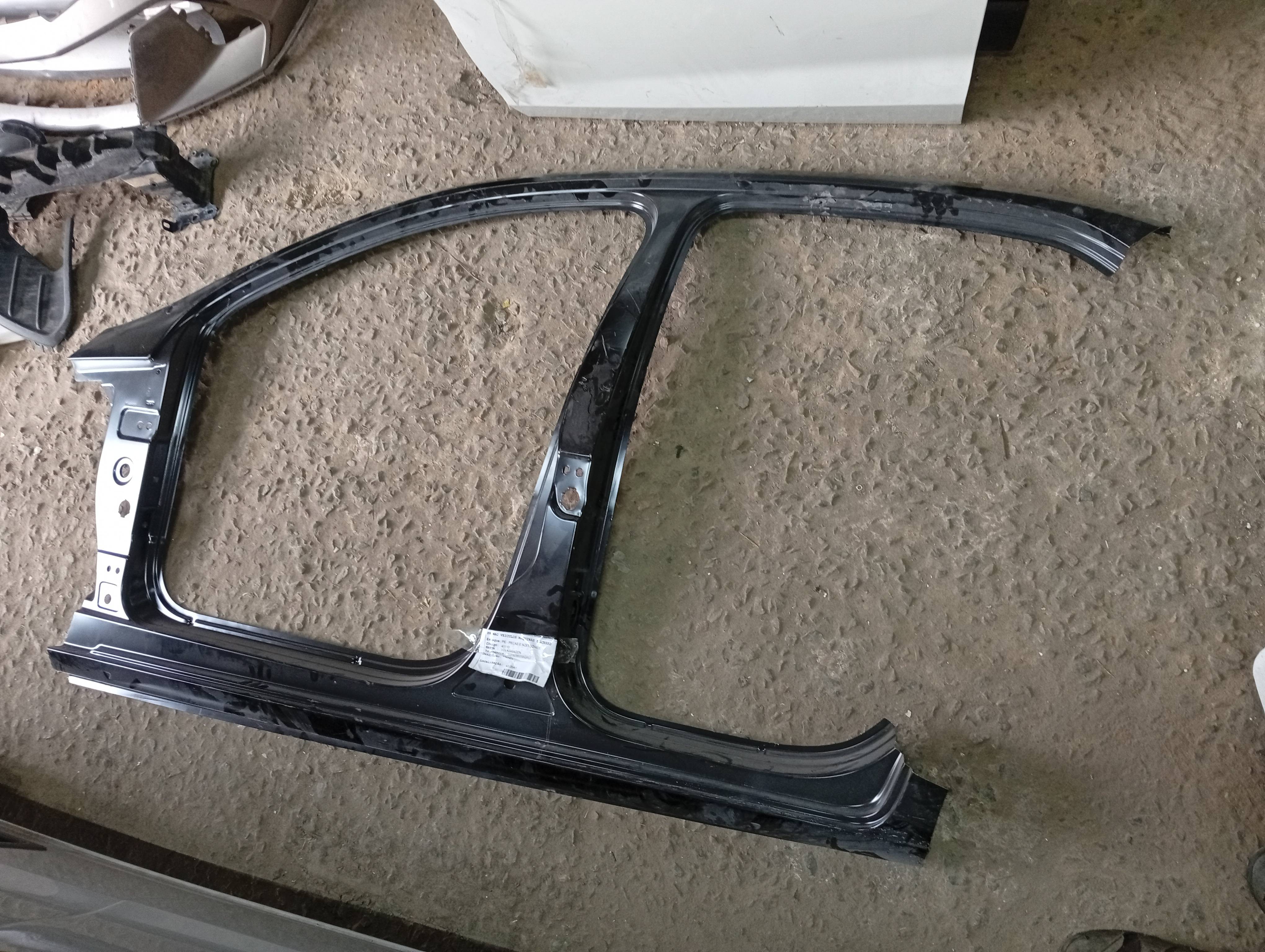 Retalho Lateral Esquerdo Volkswagen Voyage - Imagem 1