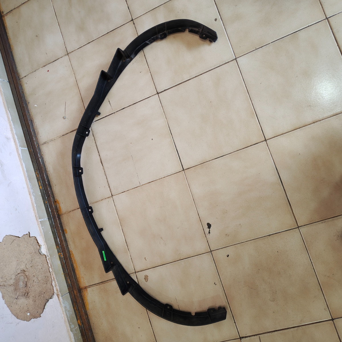 Spoiler Inferior Parachoque Dianteiro Montana 2013/2016 Preta