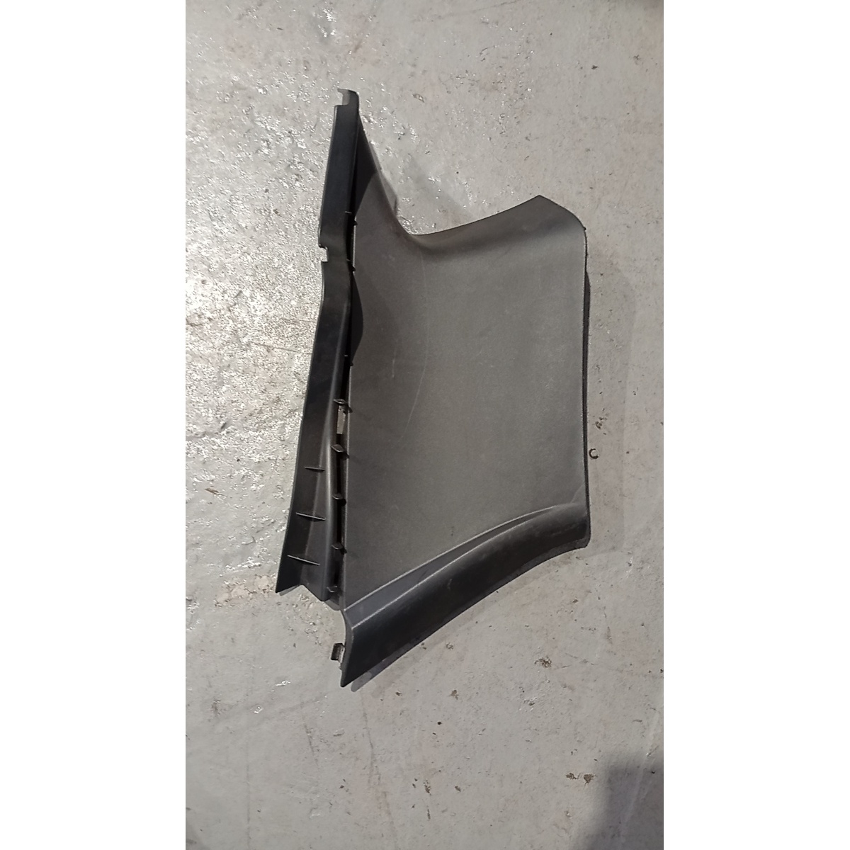 Moldura Lateral Do Porta-Malas Renault Direito