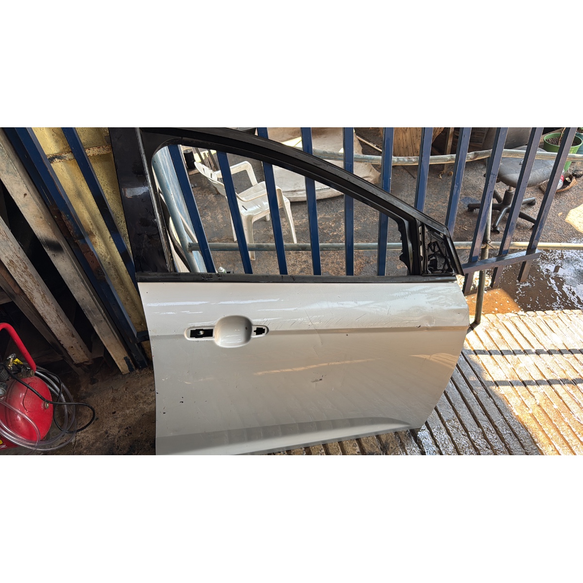 Porta Ford focus 2013/… diant dir prata - Imagem 2