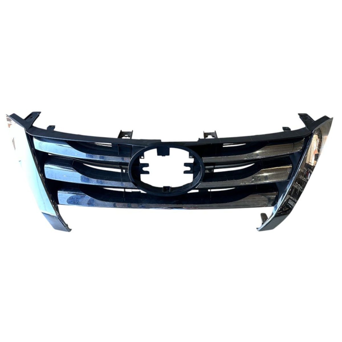 Grade Superior Parachoque Hilux Sw4 2016/2020 Original - Imagem 1