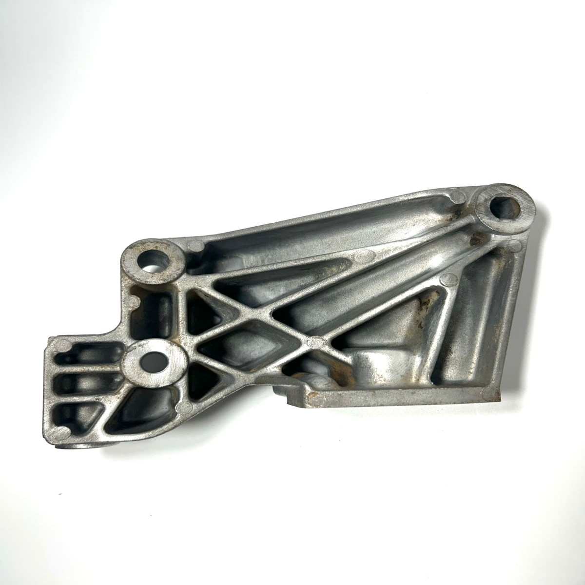 Suporte Alternador Corsa Sedam 1.8 2004-2012 - Imagem 1