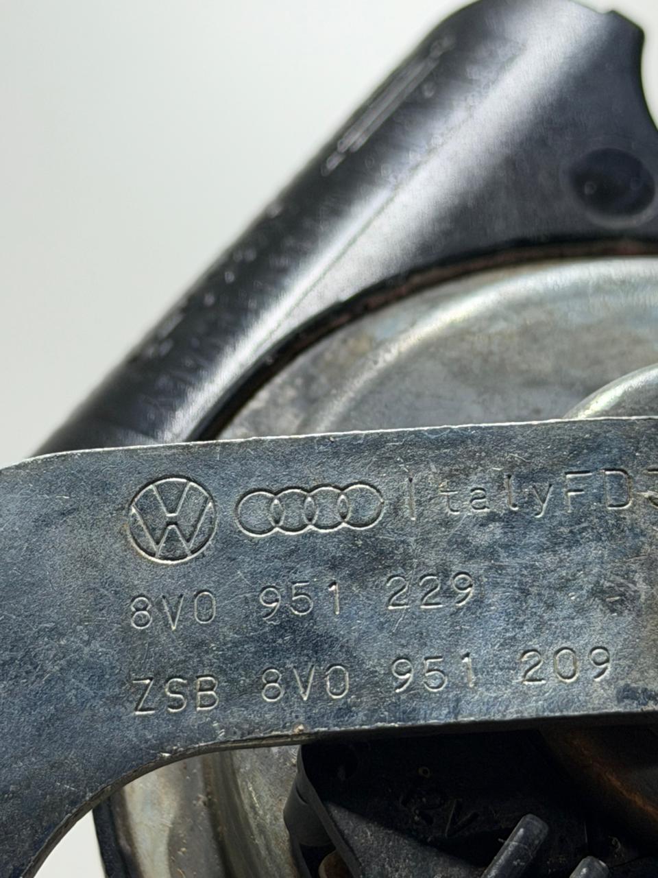 Buzina Original Audi A3 L.E  8v 2013 A 2021 8v0951209 - Imagem 6