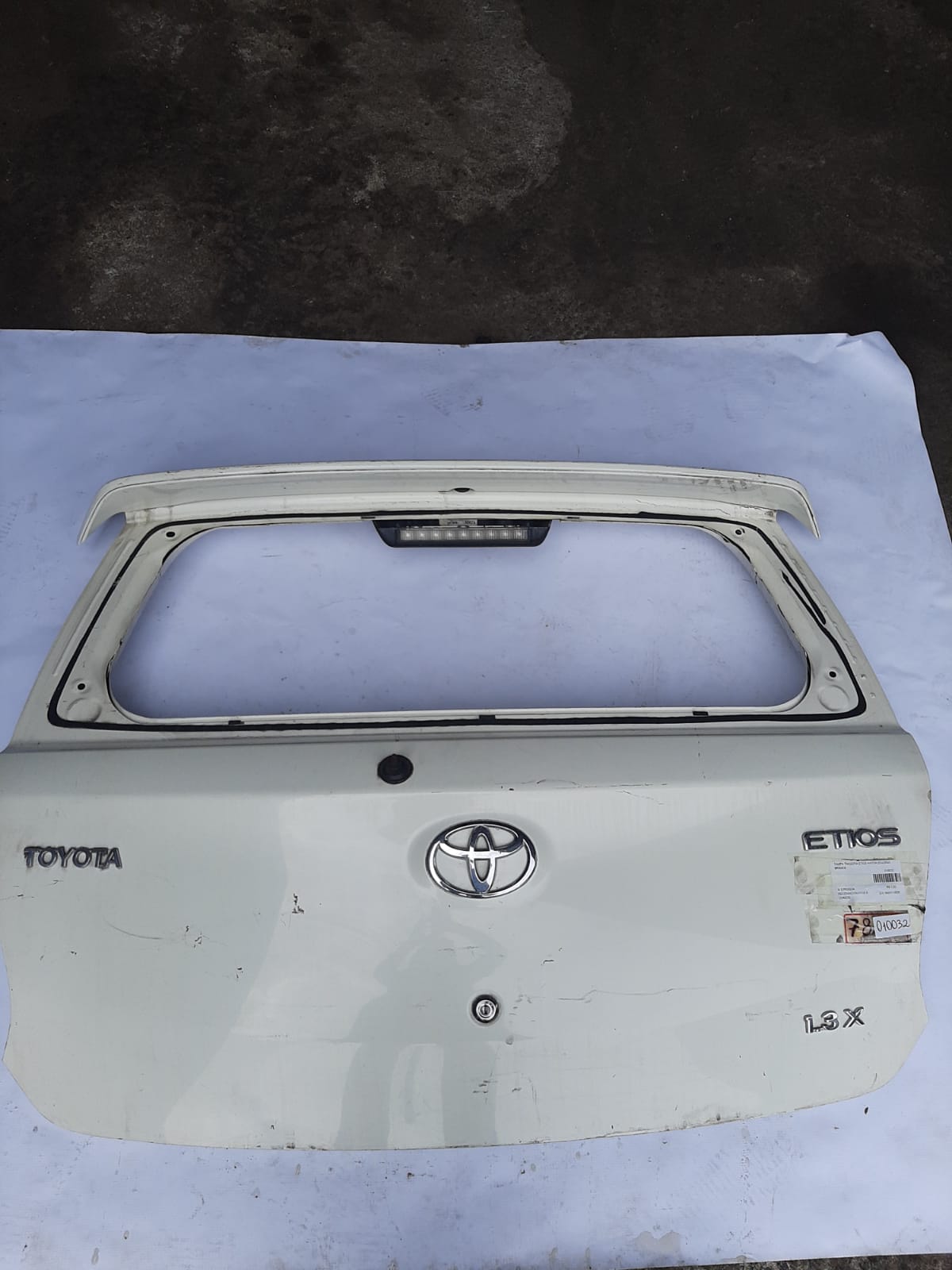 TAMPA TRASEIRA ETIOS HATCH 2012/2020 BRANCA