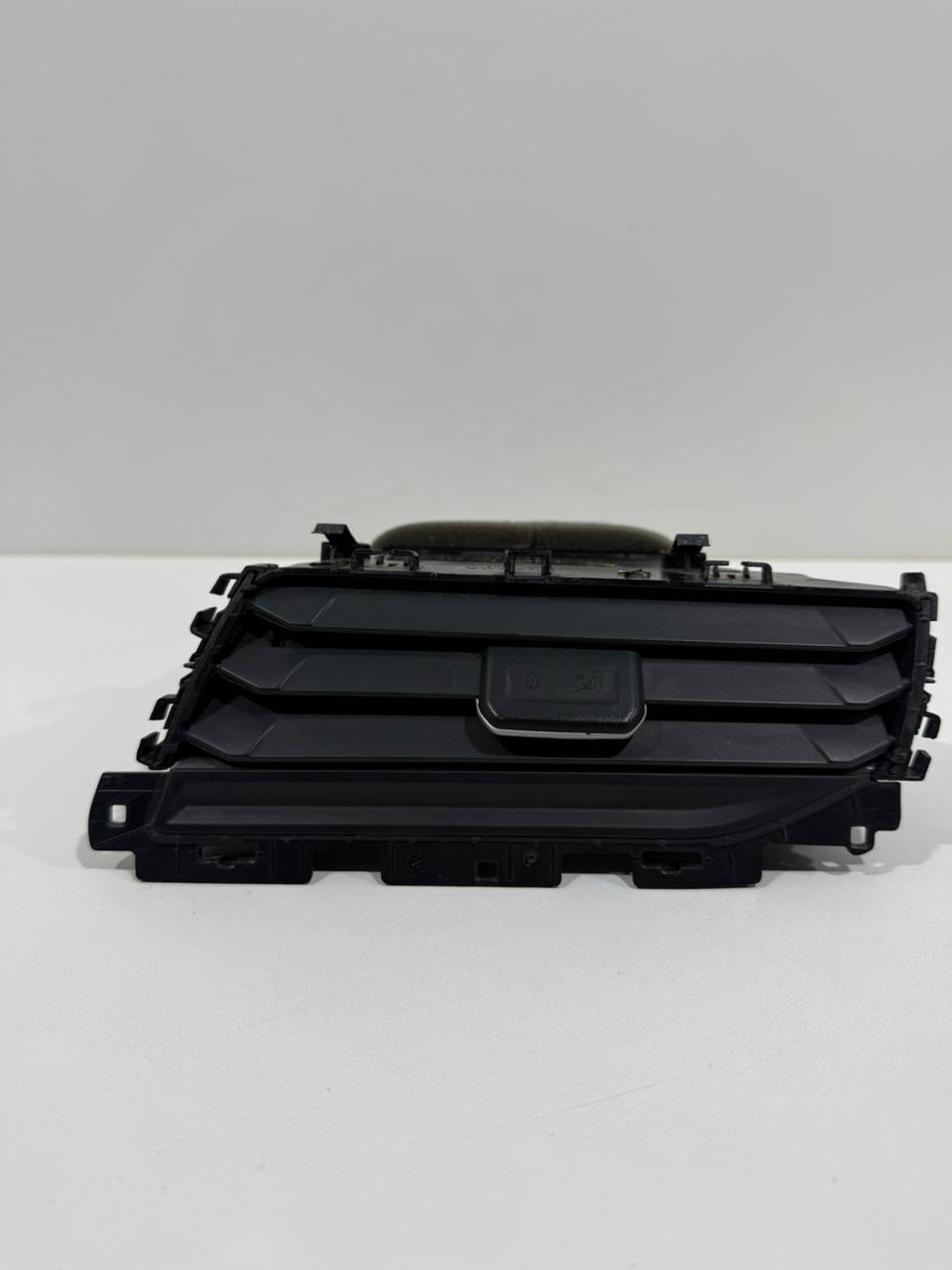 Difusor de Ar Direito VW Polo 6EA819704