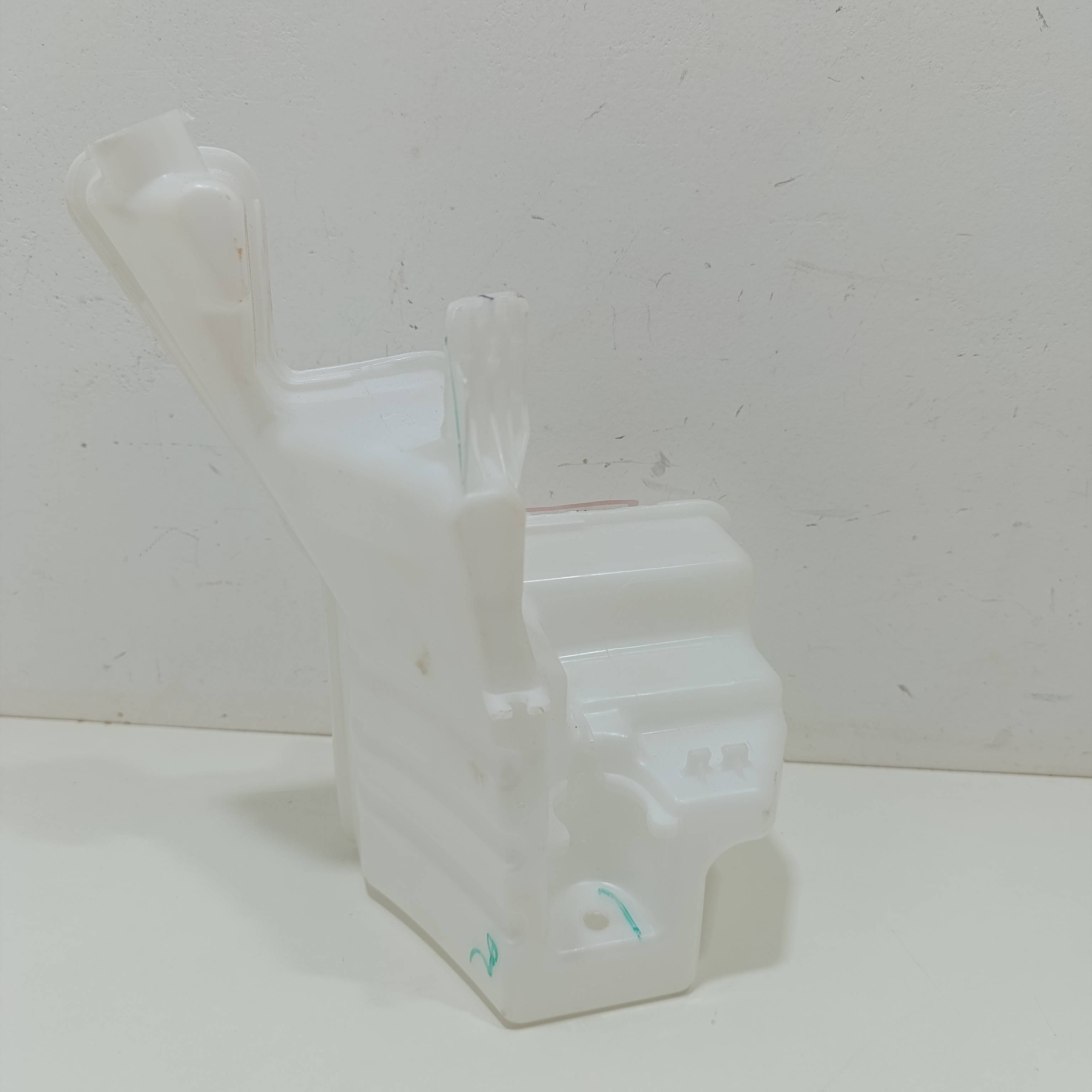 Reservatório Água Parabrisa Onix 2020 A 2024 - Imagem 3