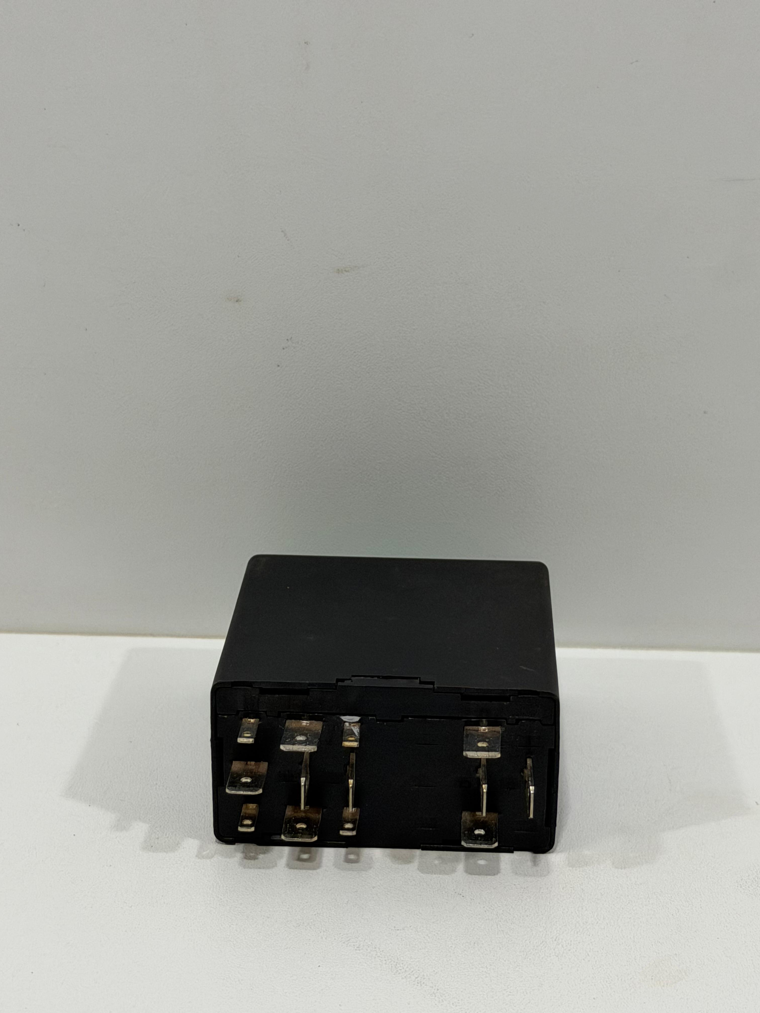 Rele Acionamento Retrovisor Elétr. VW Golf 1JE959254A - Imagem 3