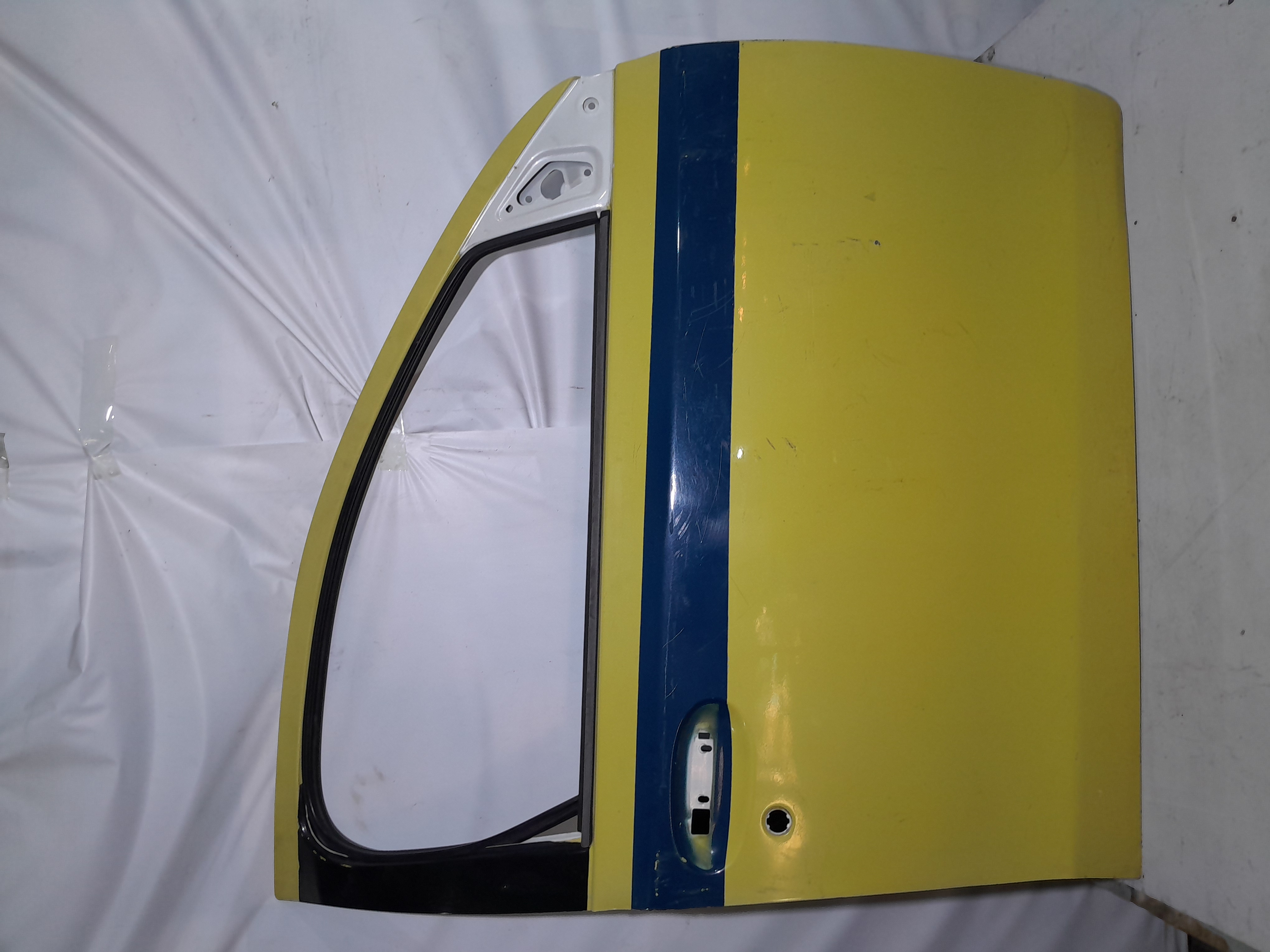 PORTA DIANTEIRA LD ETIOS (AMARELO E AZUL)