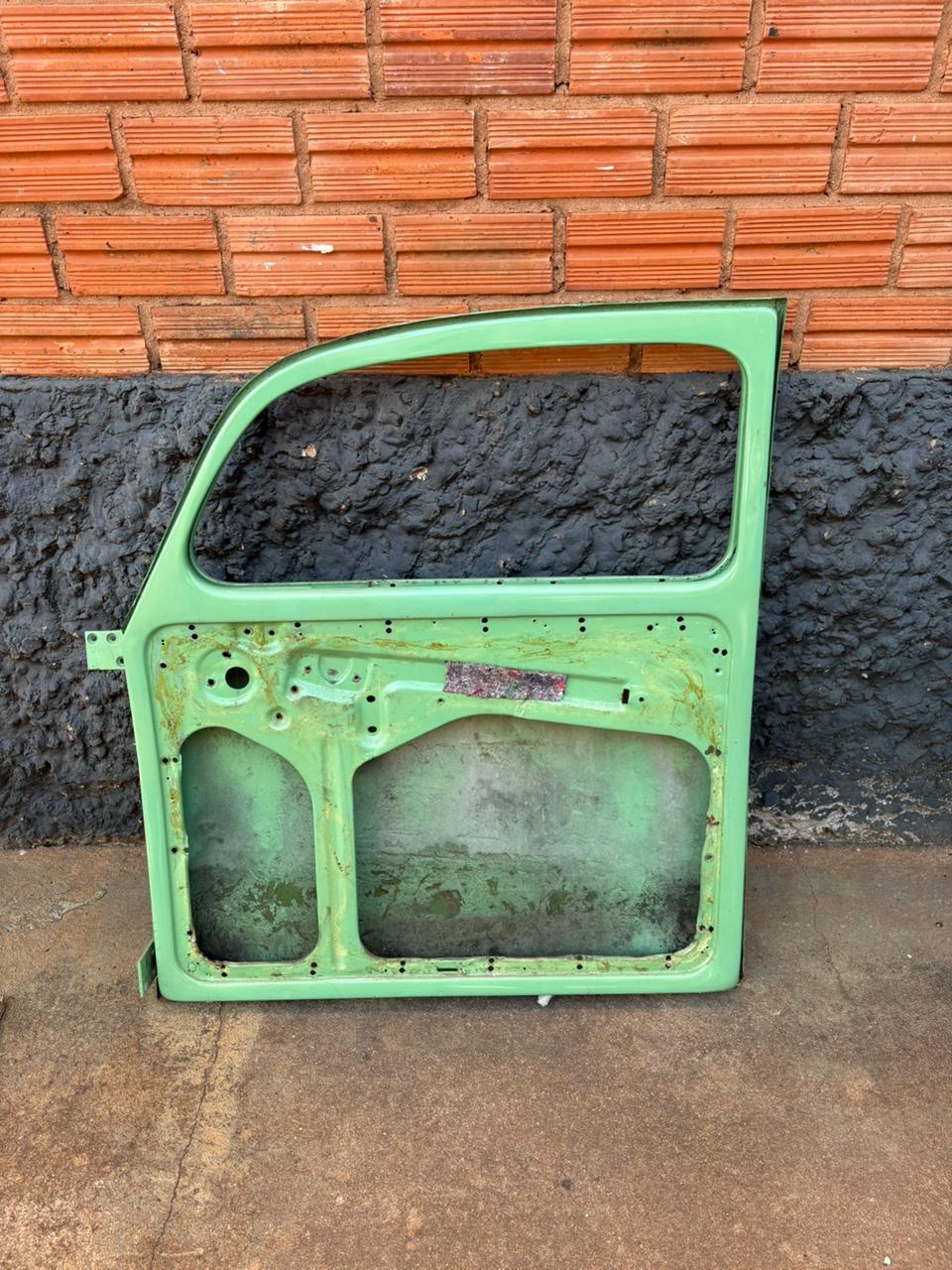 Porta Dianteira Direita Volkswagen Fusca 76 - Imagem 2