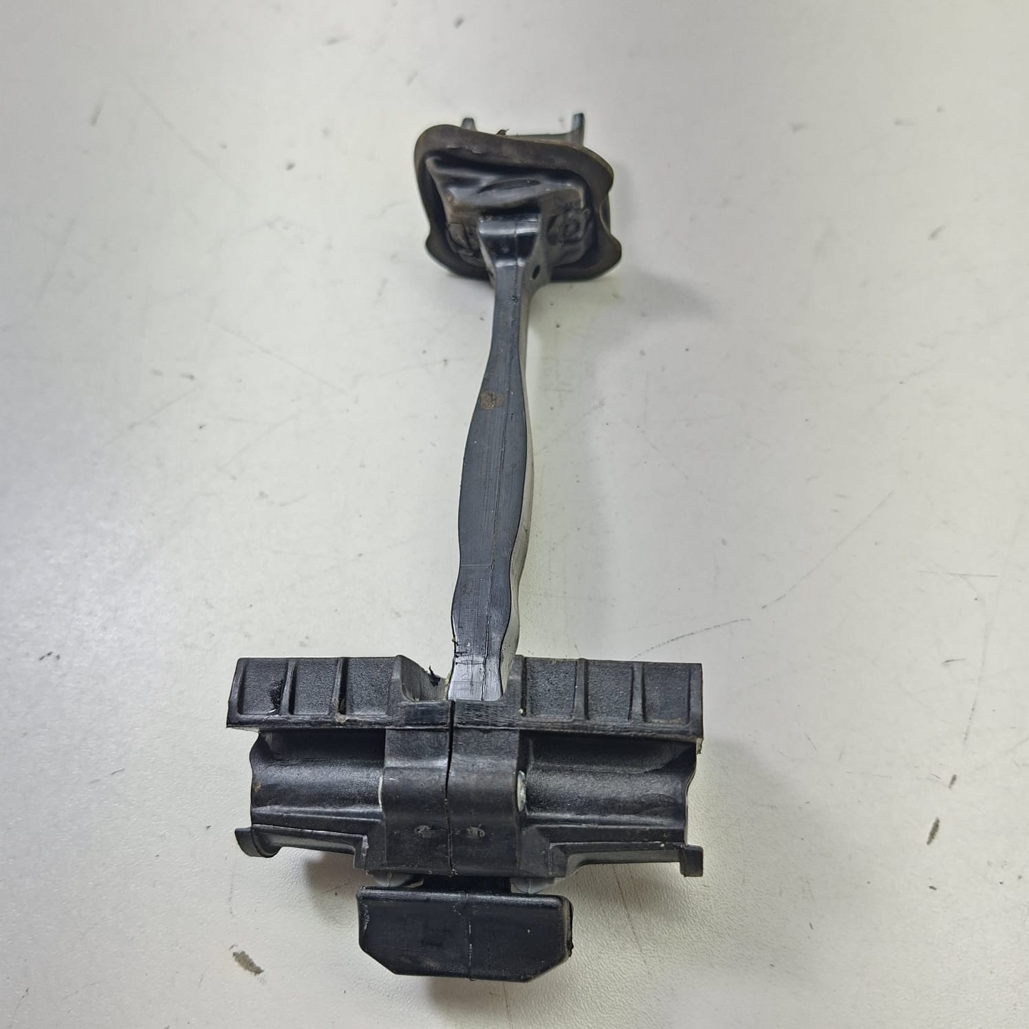 Limitador Porta Traseira Polo Virtus Original Vw 6Ea839179 - Imagem 3