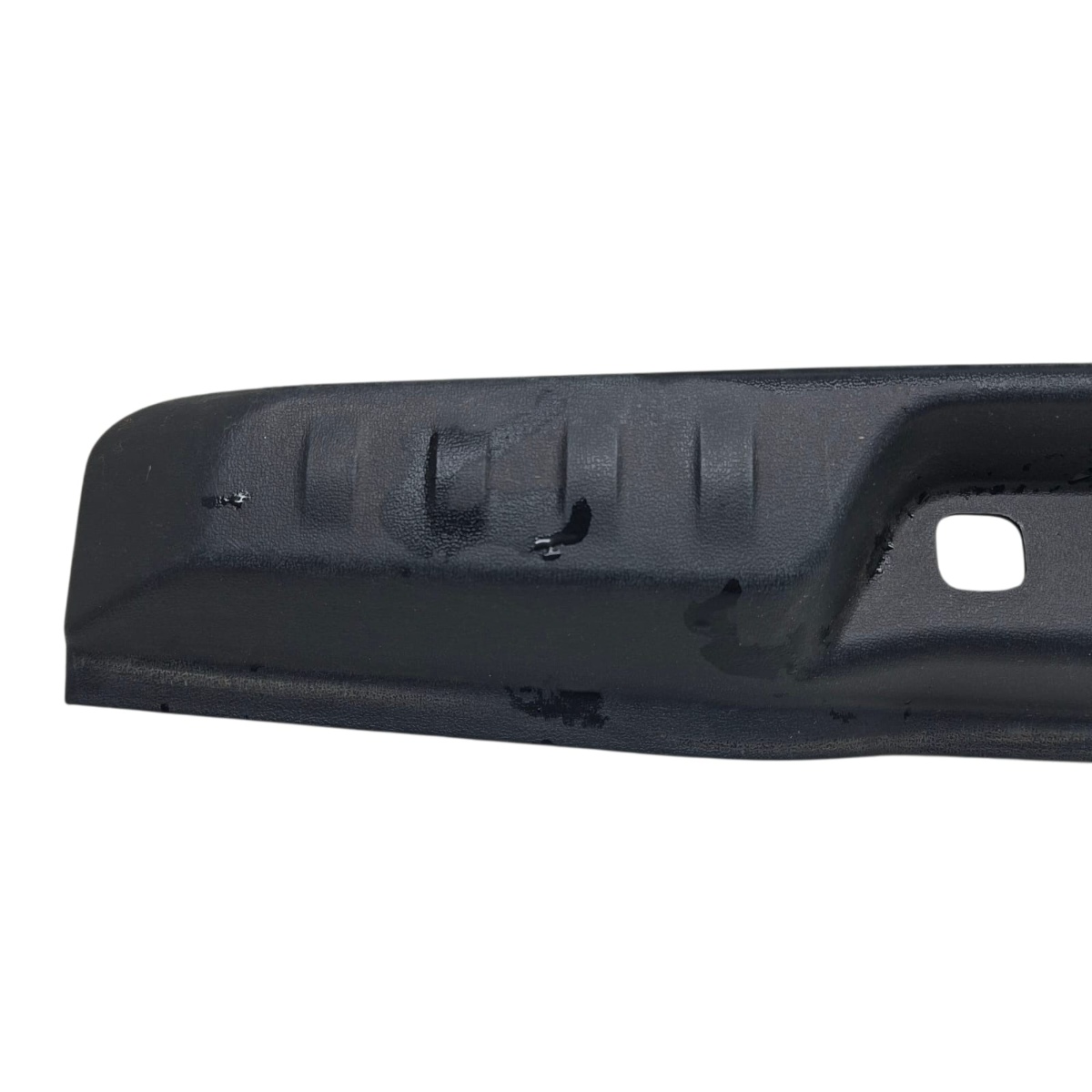 Soleira Inferior Porta Malas Fiat Mobi 2020 Preto - Imagem 2
