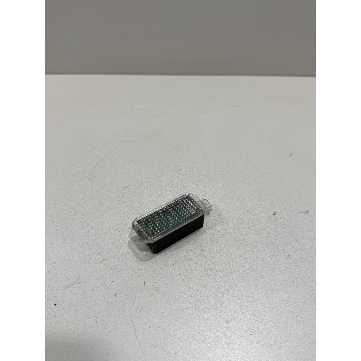 Luz Cortesia Porta Malas Audi A3 2016 1.8 8j0947409b (Usado)